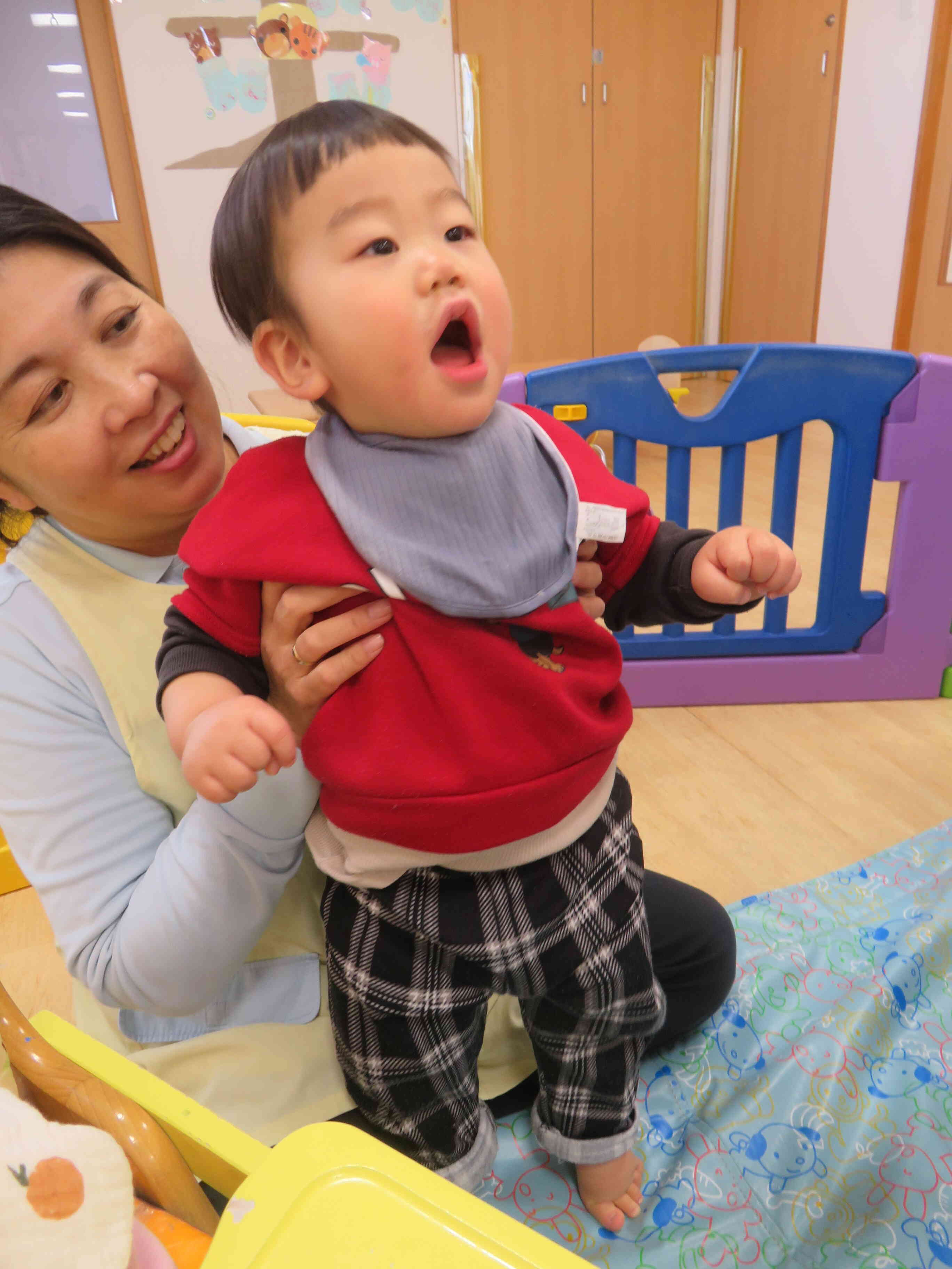 ぼくも、英語の歌に合わせてダンスするぞー☆