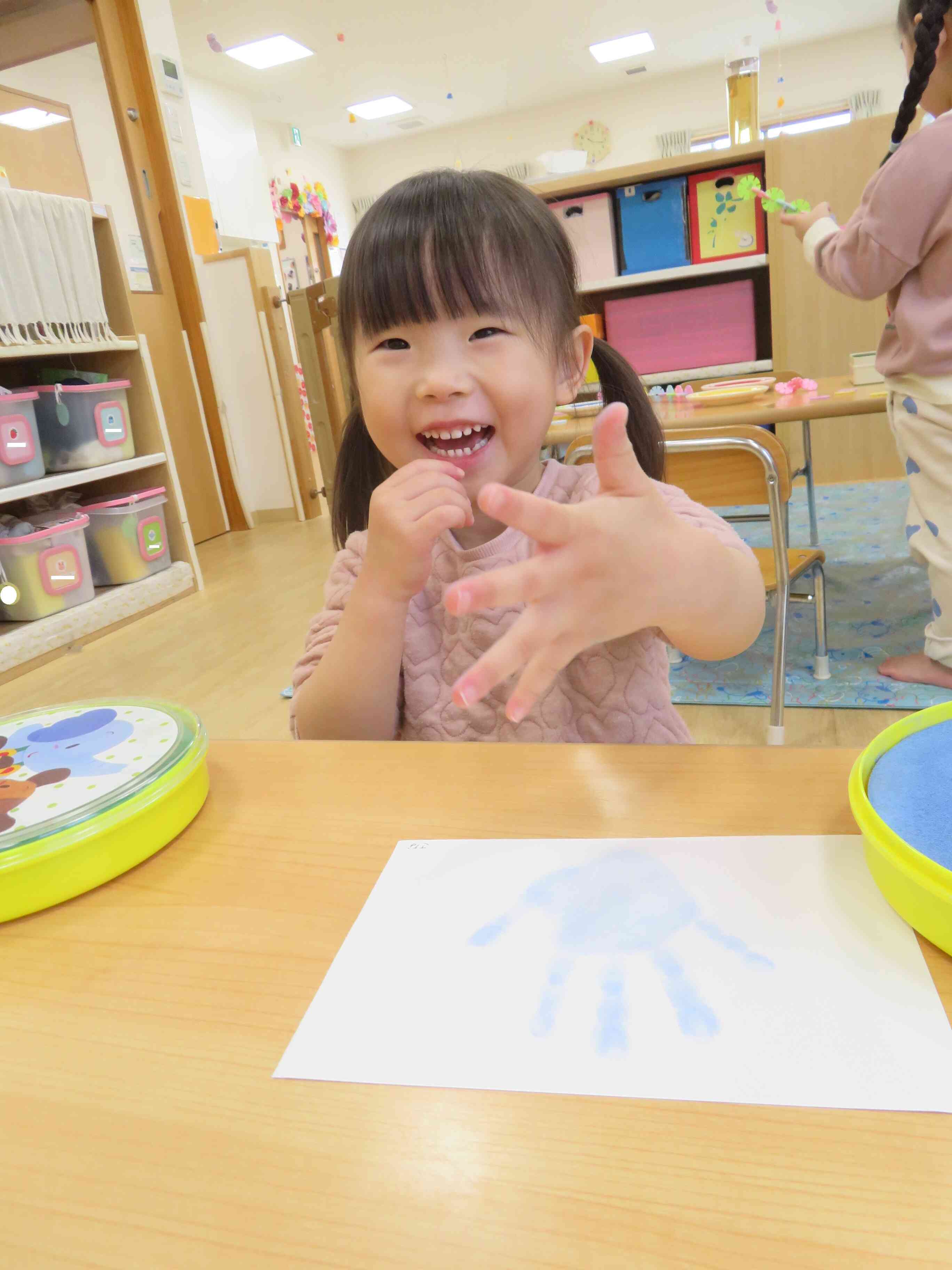 スタンプでぺったんこ。『きれいにできた！』