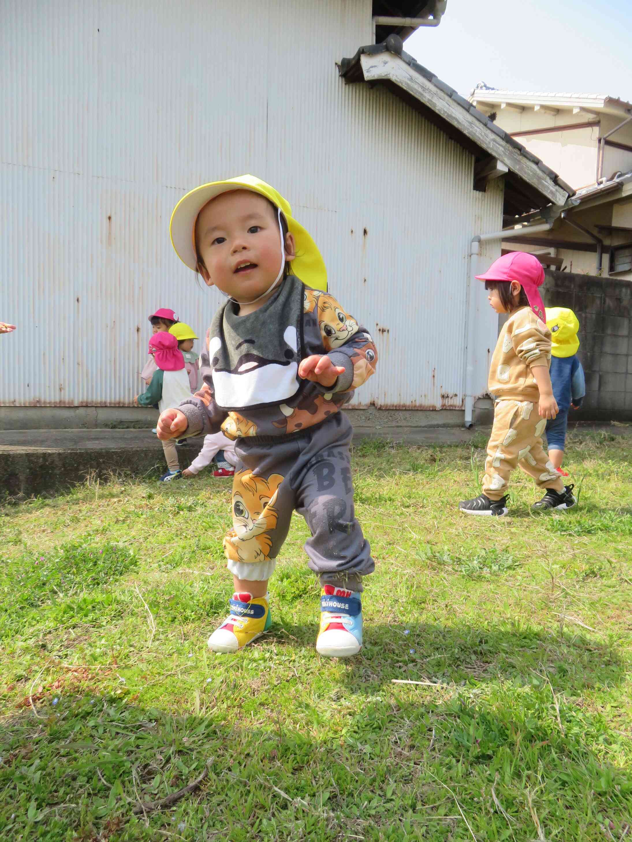みんなでお散歩♬ちょっぴり寄り道です。