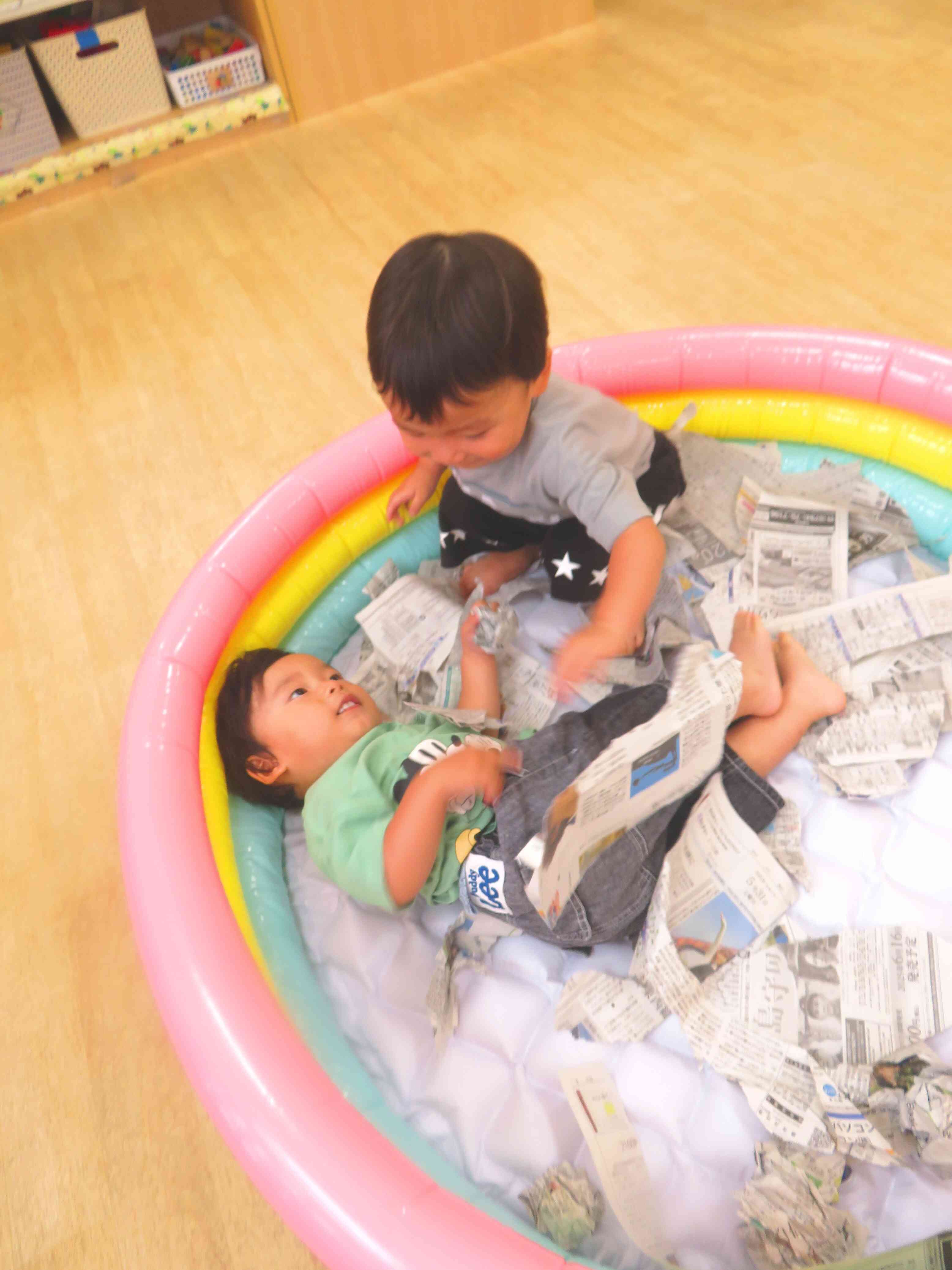 新聞紙のお布団だよ！