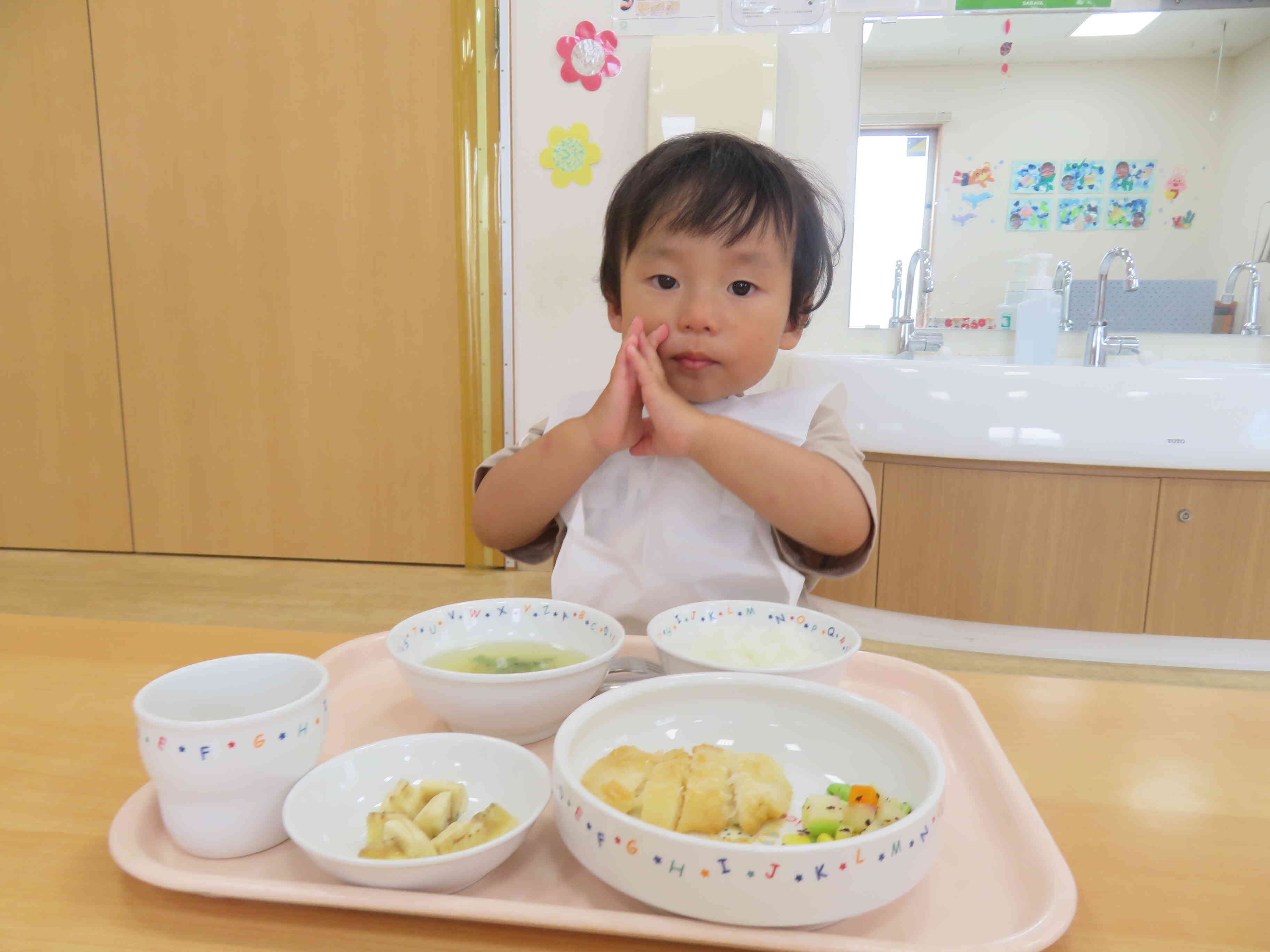 おてて ぱっちん！いただきまーす！