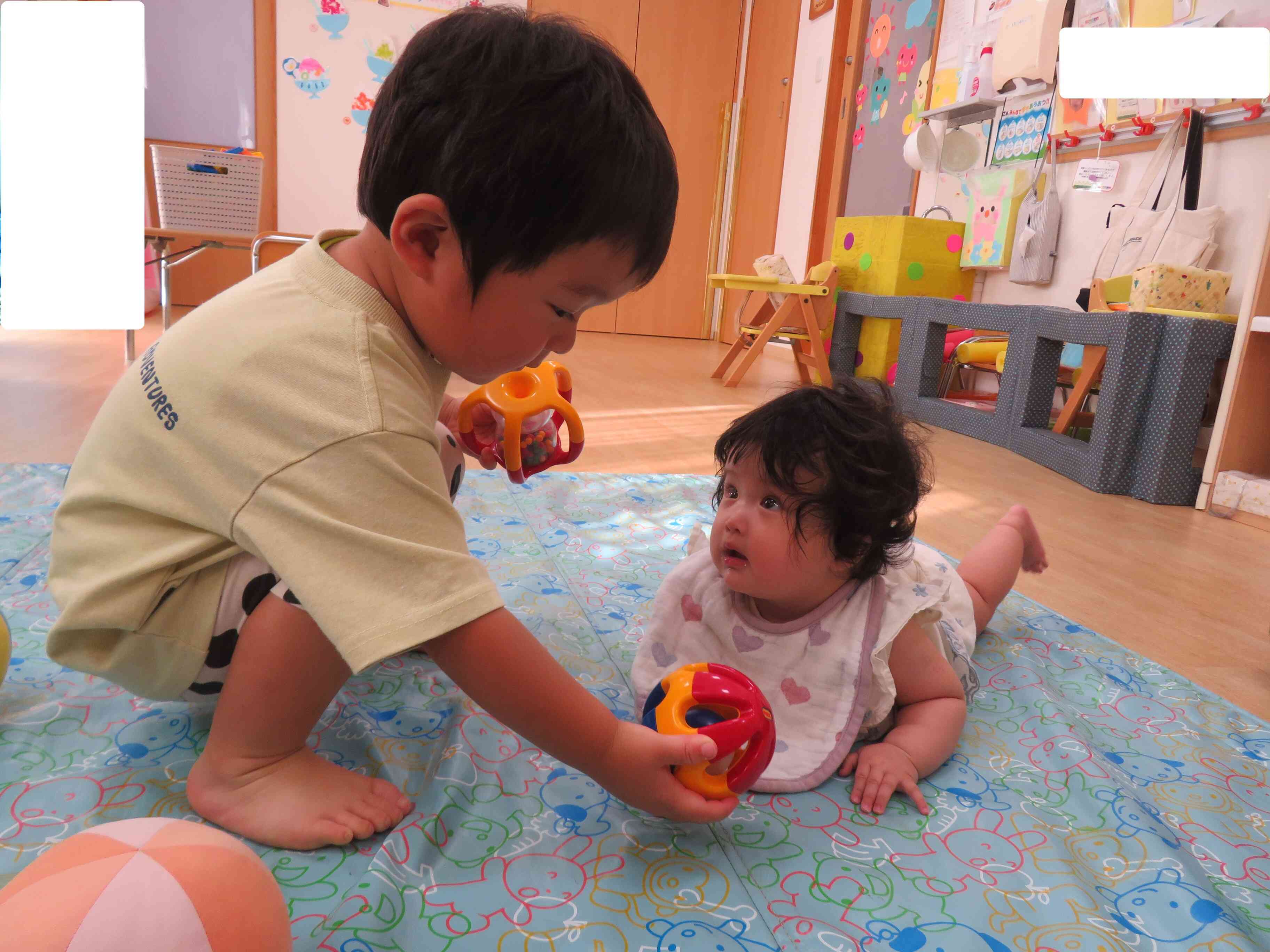 おもちゃ、どうぞ！！