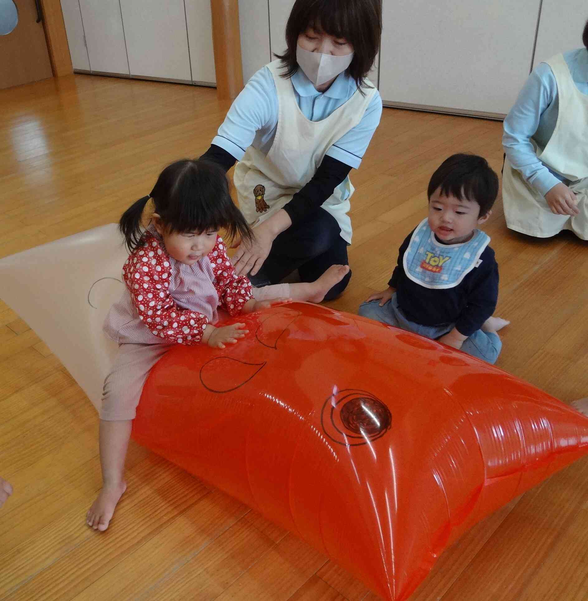 乗ることもできたね！たくさん子どもの日の集いを満喫しました。みんな元気にすくすく大きくなってね！