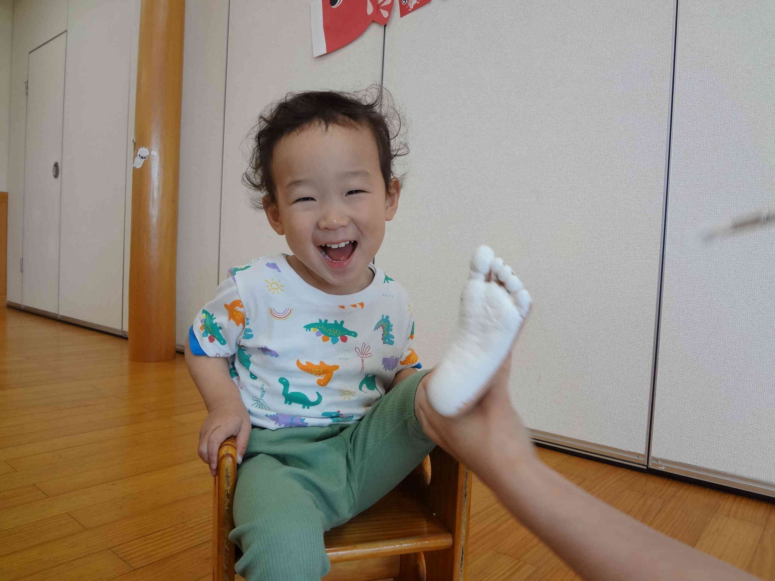 製作大好き！足形でてるてる坊主をつくるよ！