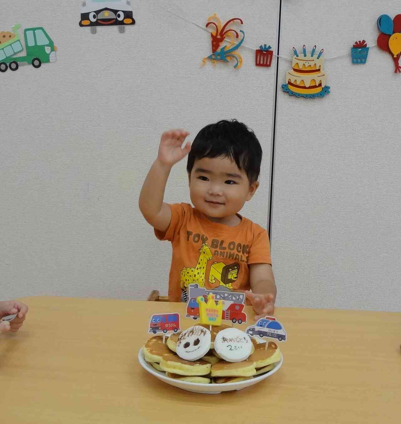 そしてみんなでお誕生日おやつをいただきました。
