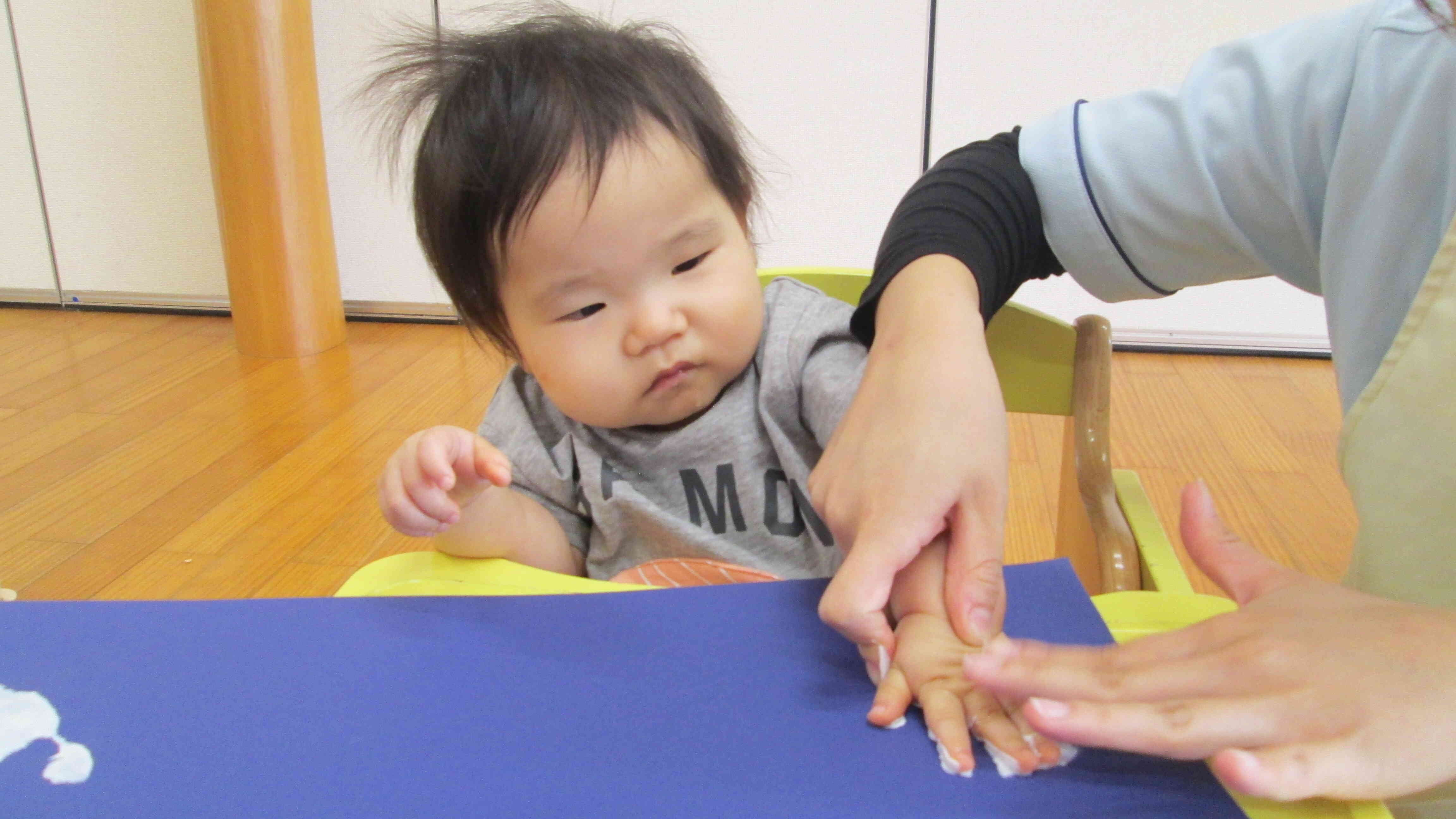 ぺたっ！上手にできたね。