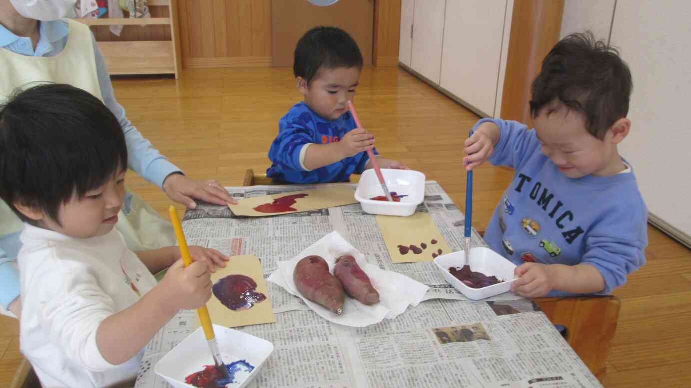 絵の具を混ぜ混ぜ～