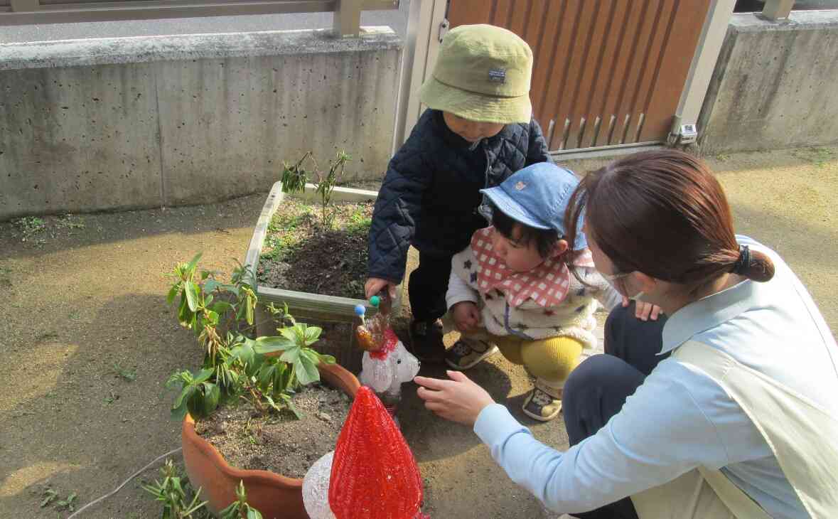 そしてタートルの玄関先には小さなサンタさんたちもいます。