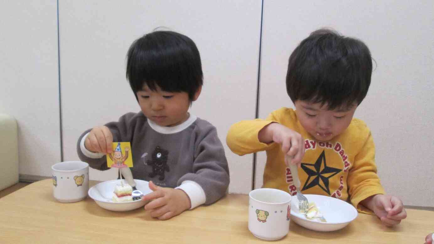 おやつは大好きなキャラクターののったケーキでしたよ！