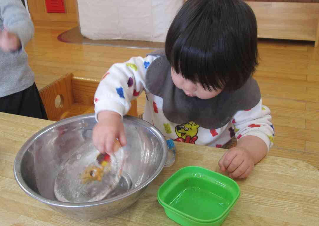 冷たいね。でもこの人形がとりたいなぁ。