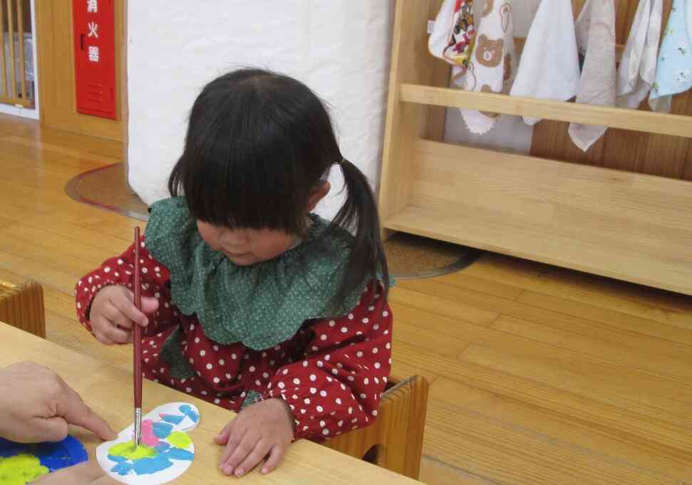 デカルコマニーでちょうちょをつくったよ！①