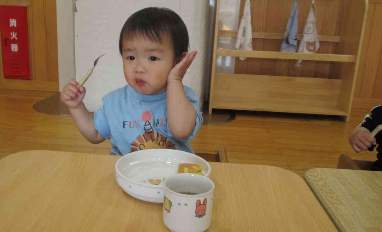 おもわず「おいし～！」のポーズのHくんです。美味しかったね！また作ろうね！