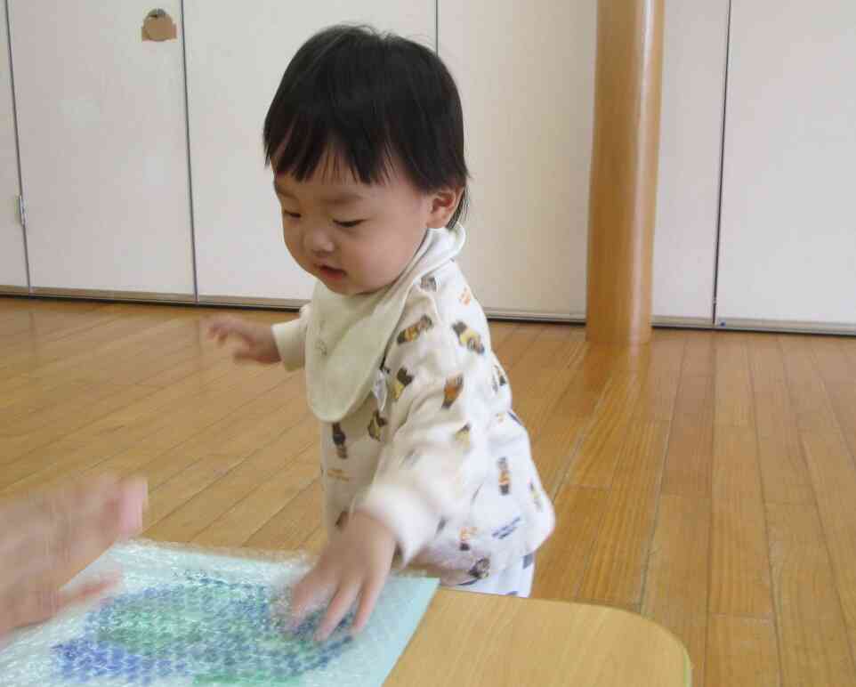 トントン～が気に入ったSくん、しっかり押し付けてくれています。