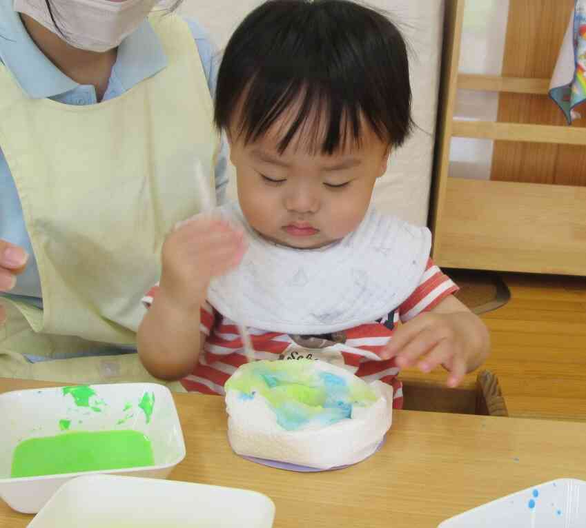 じわ～っと絵の具がにじんでいく様子がおもしろいね。