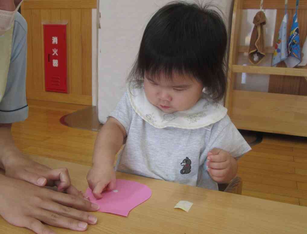 小さいシールでも上手に貼れるよ!