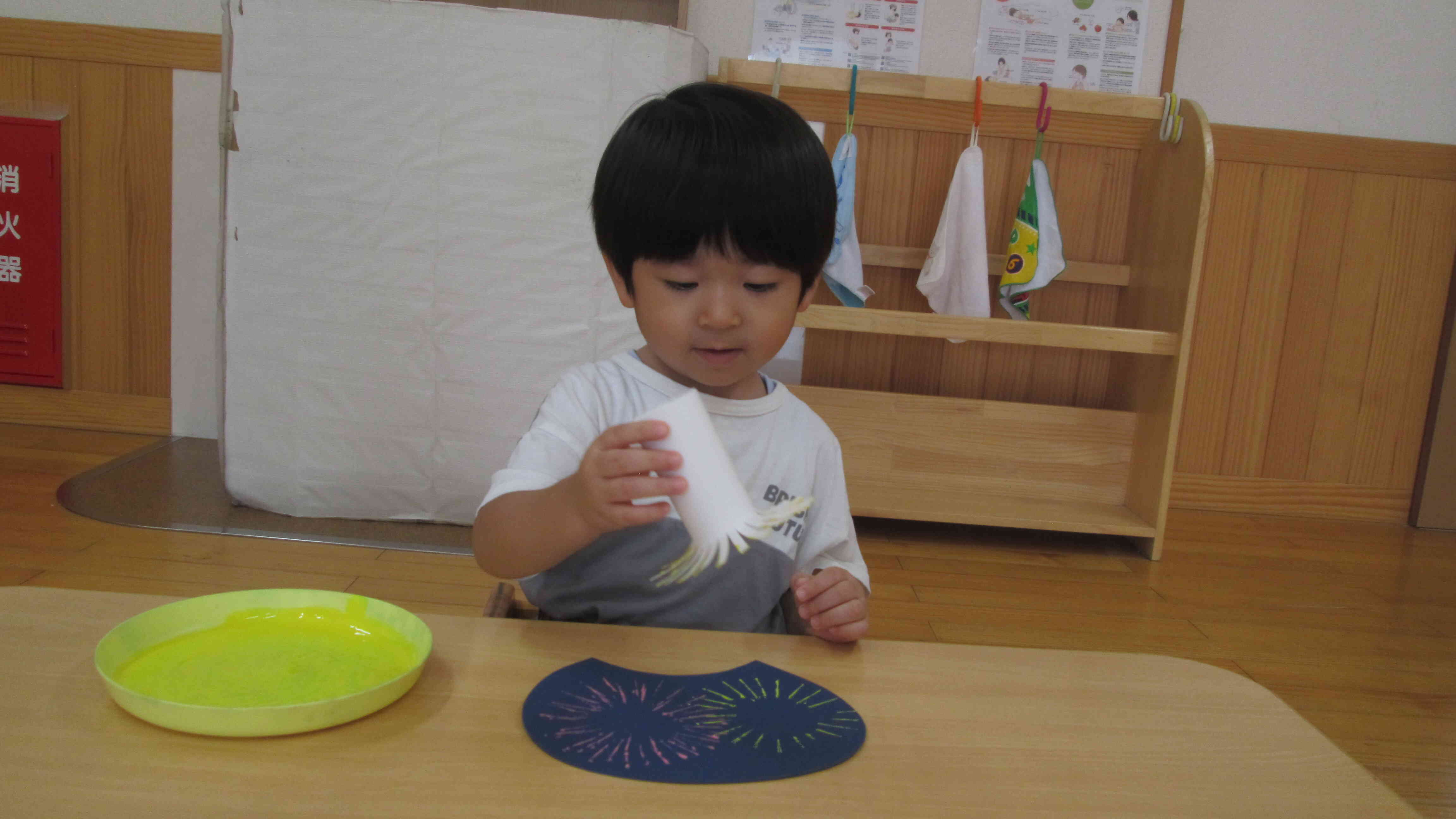 どんな花火ができるかな？何回か重ねるごとに花火がきれいになったね