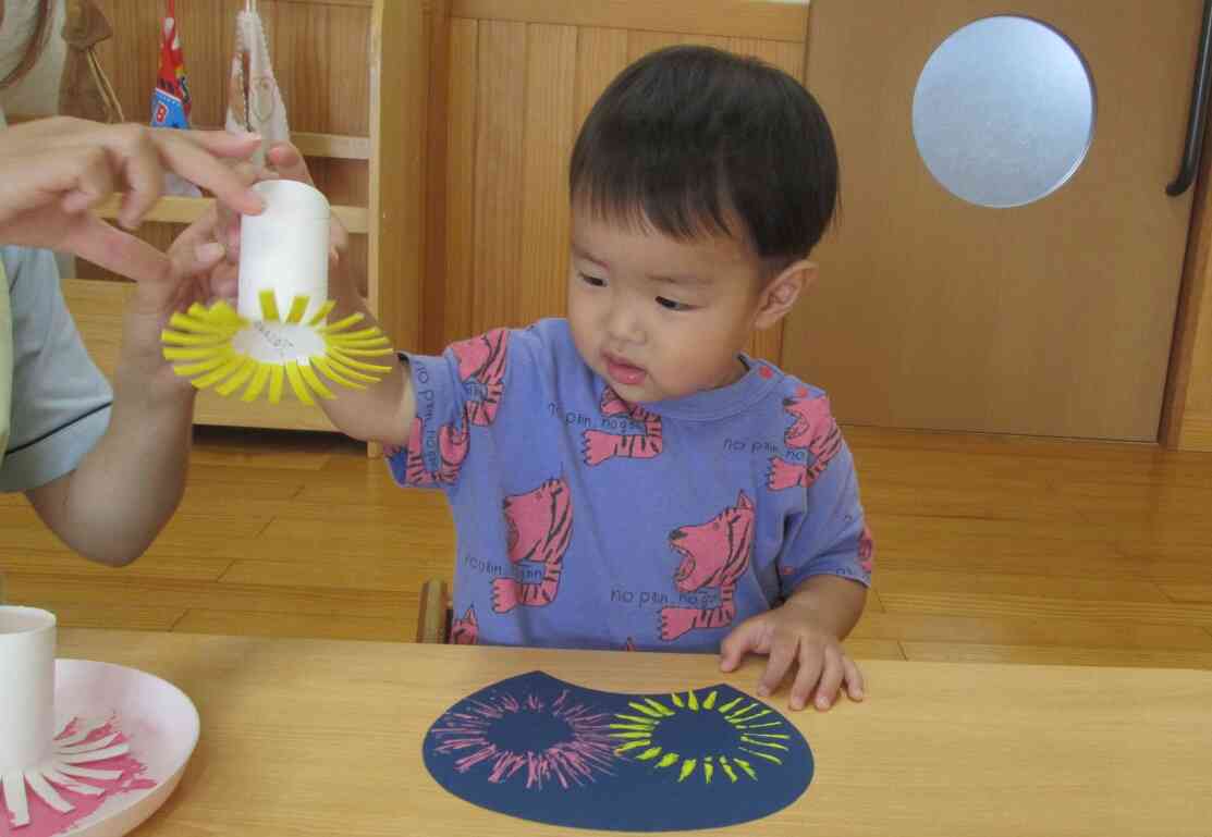 上手にできたね！これは夏まつりで使うみんなのうちわになるよ。楽しみにしておいてね。