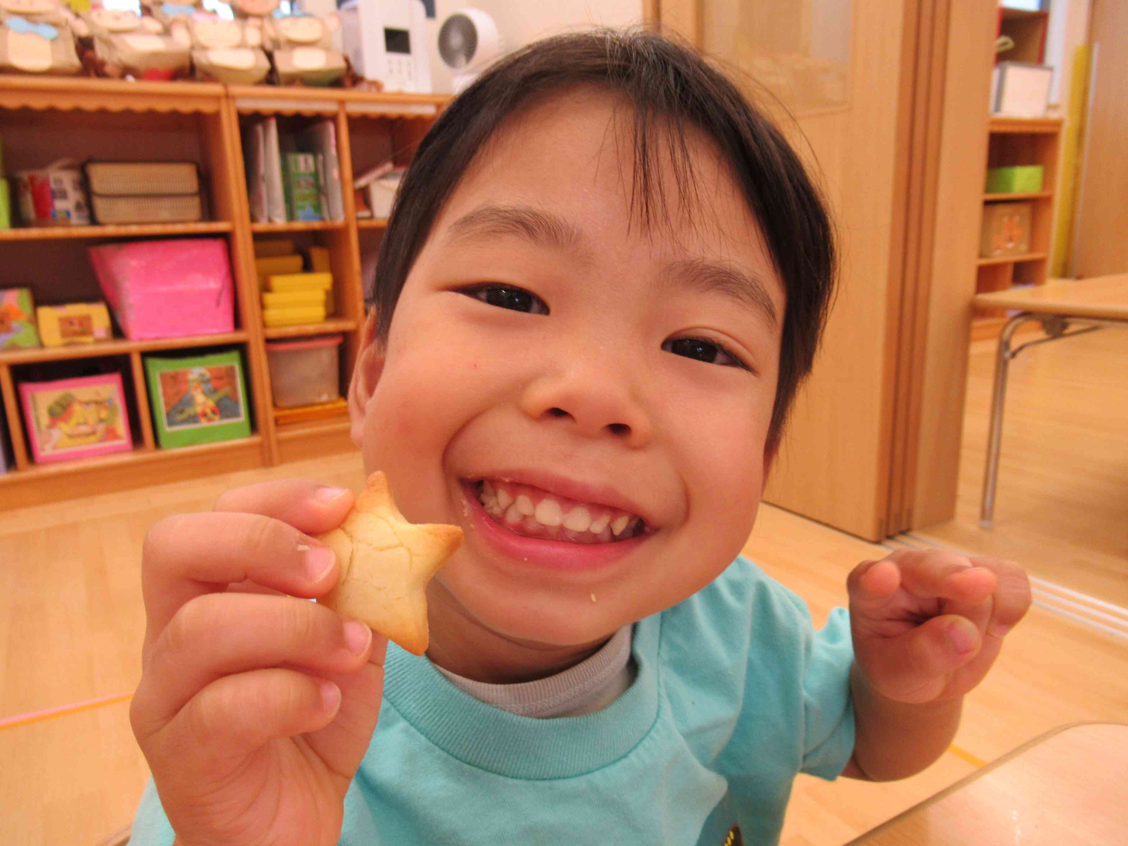 『いろんな形のクッキーができたよ～』りす組(3歳児)