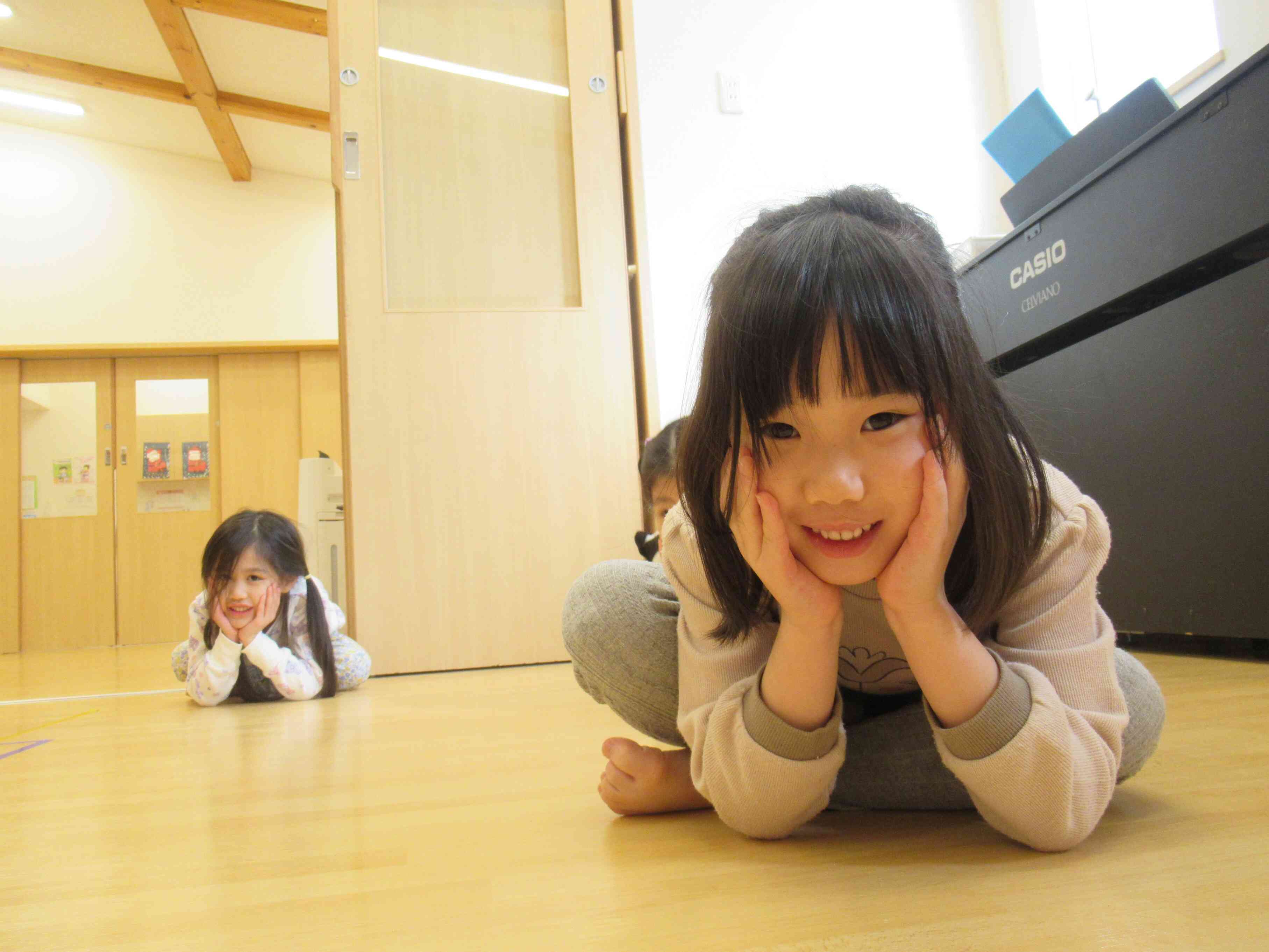 ストレッチ中~膝ついた!