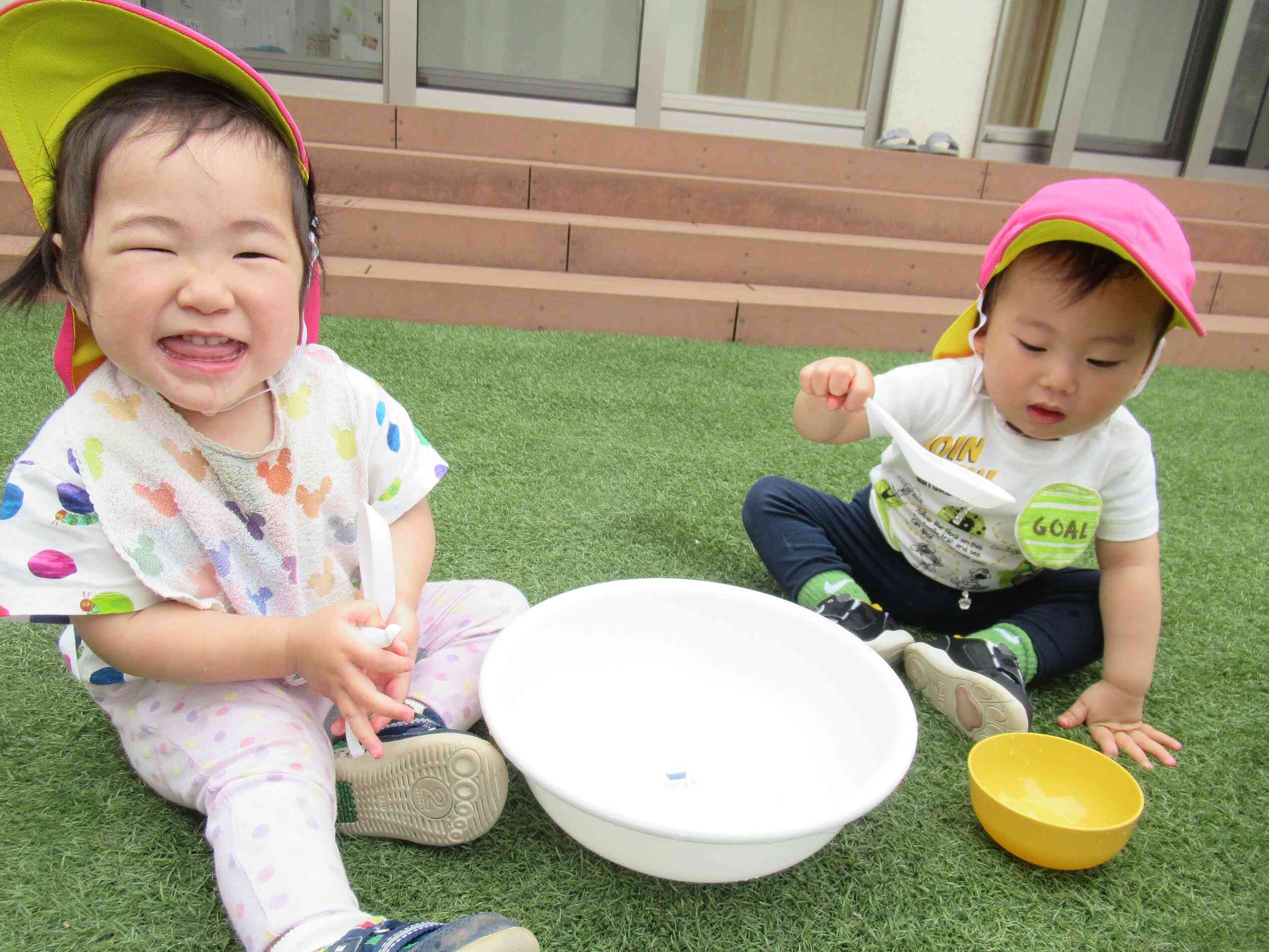 感触遊び（あひる組：1歳児）