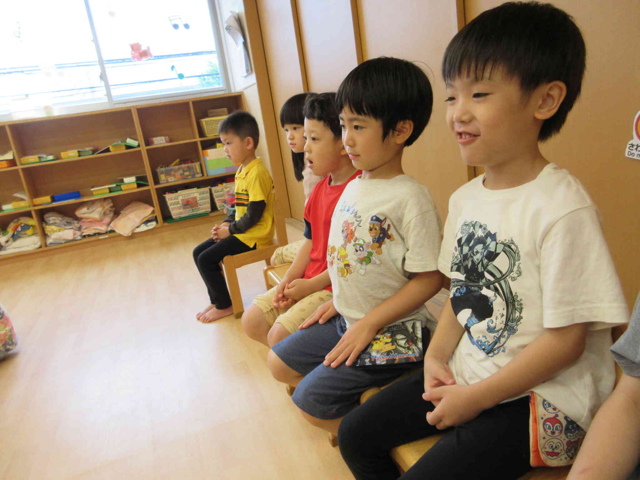 友達の様子を見て…