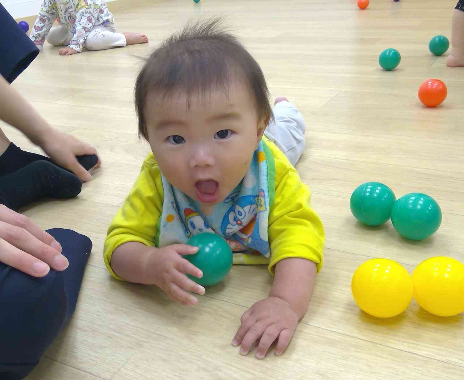 ひよこ組（0歳児）6月の様子①