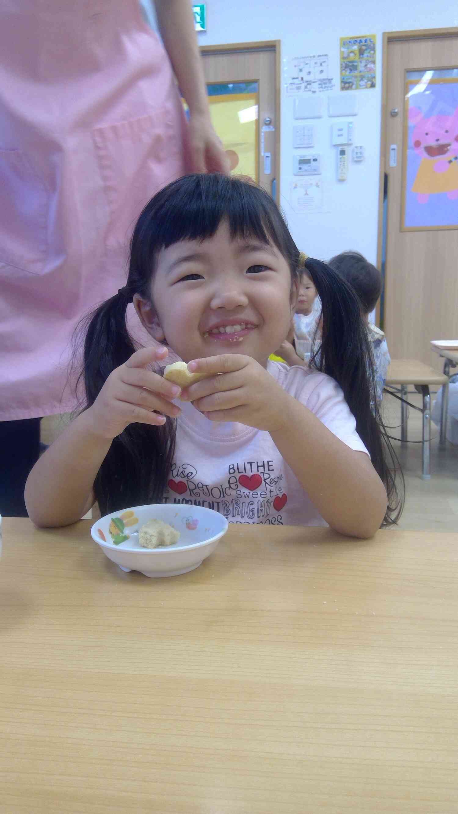 おやつはクッキーを食べたよ