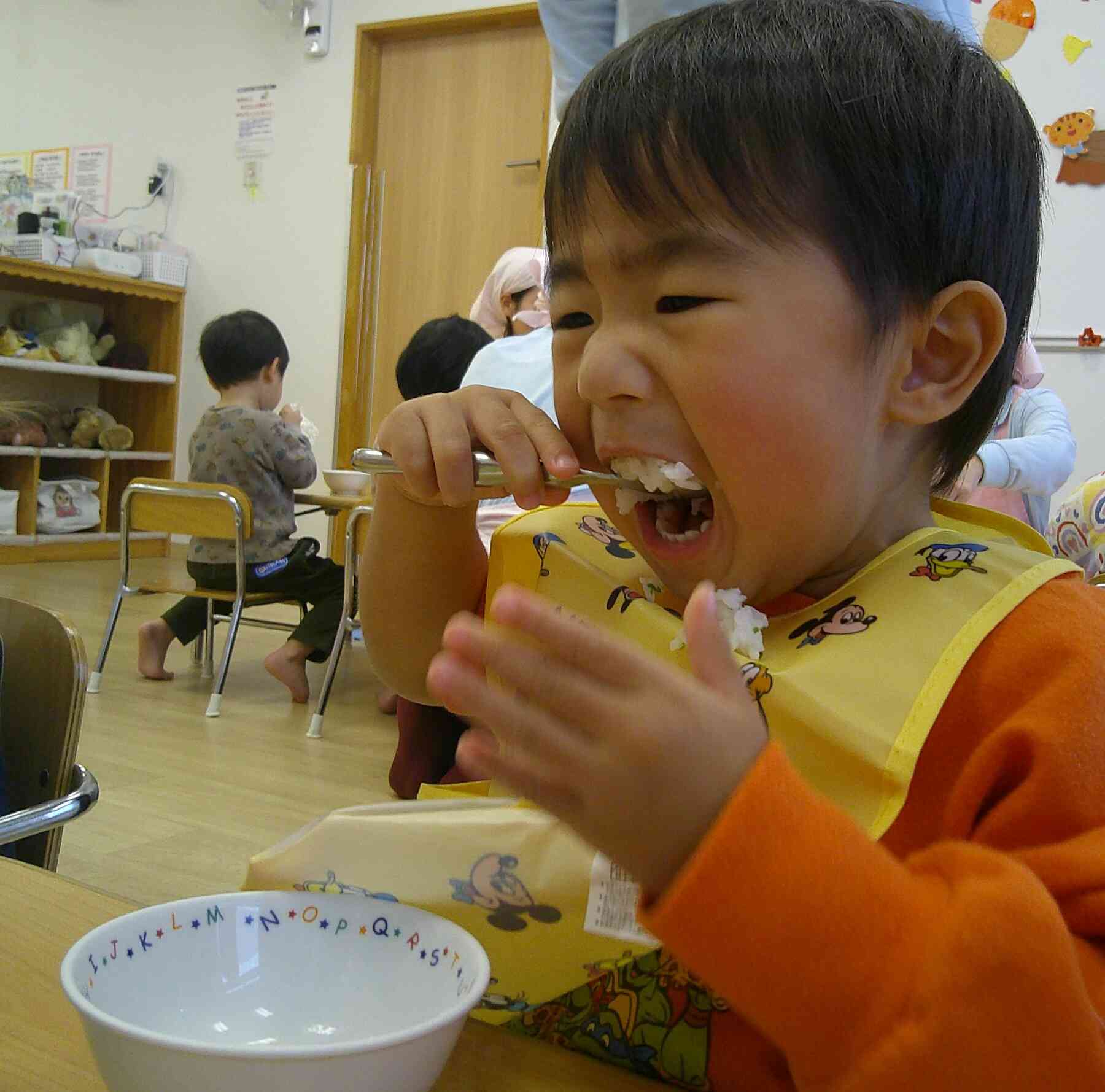 自分の握ったおにぎりを食べよう