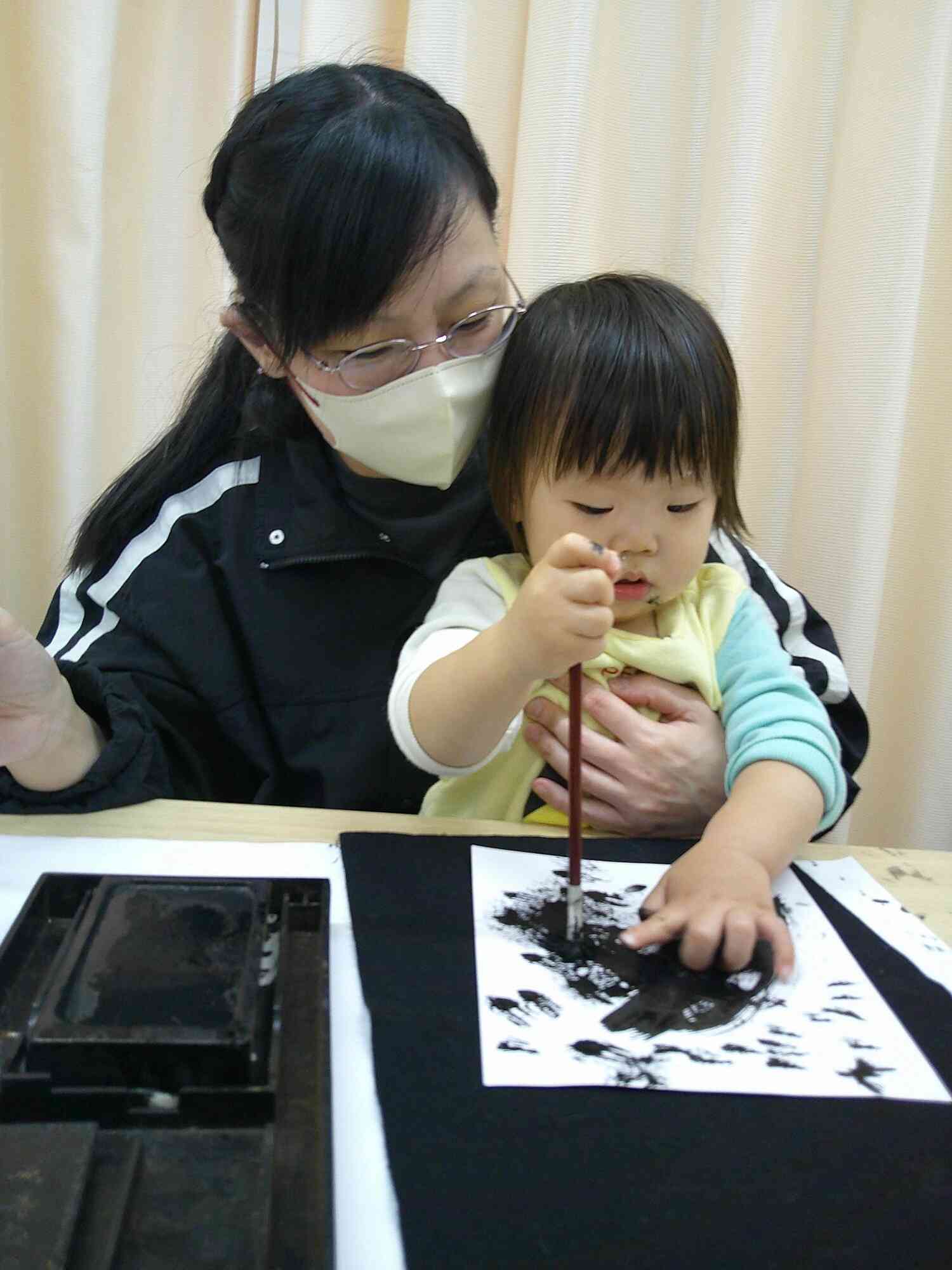 保育参加では習字体験もしました。