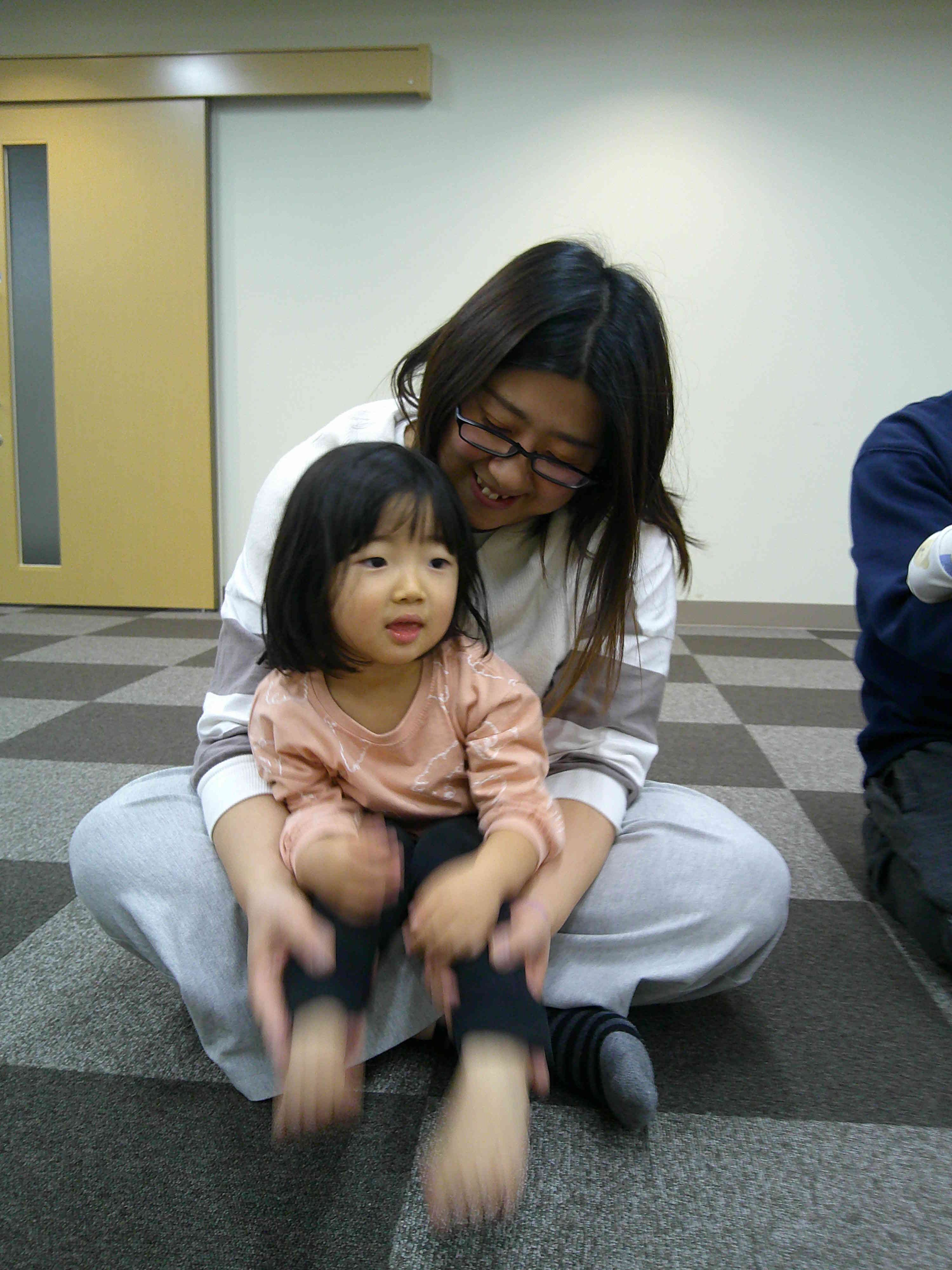 膝に座ってドライブに出かけます。楽しかったね！