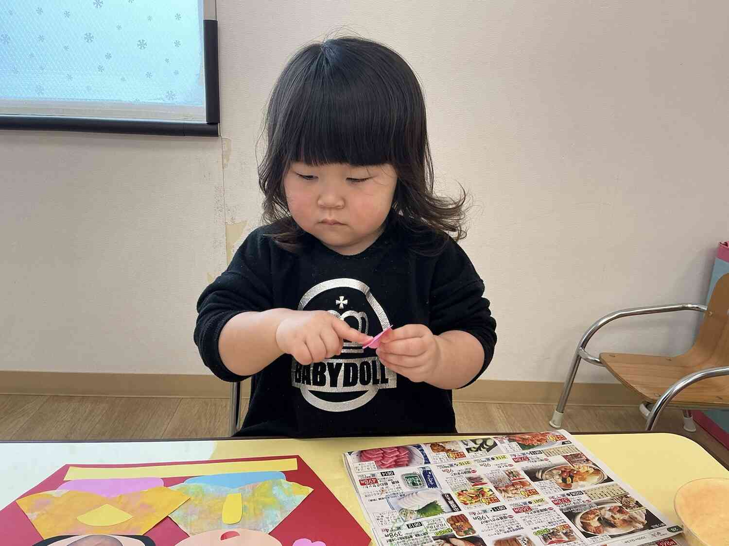 シール貼りと糊貼り