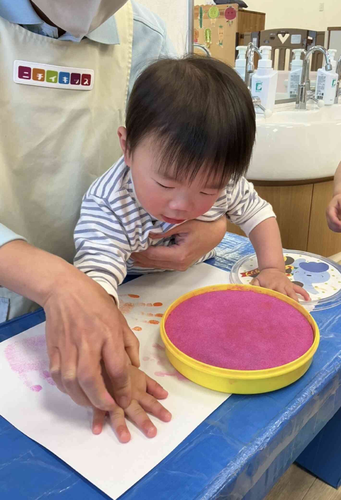 手形スタンプをしました。