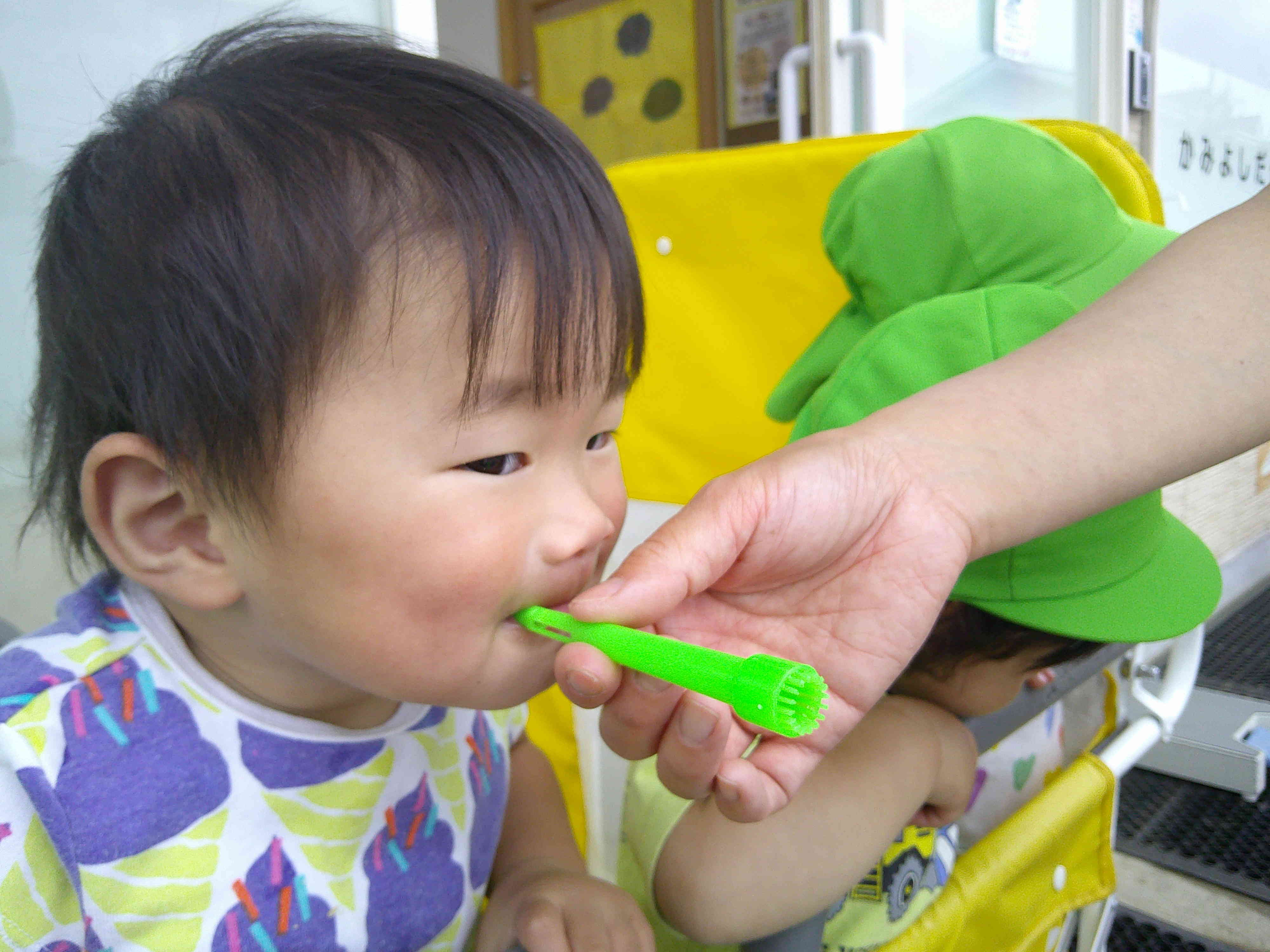 あひる組（1歳児）5月の様子②