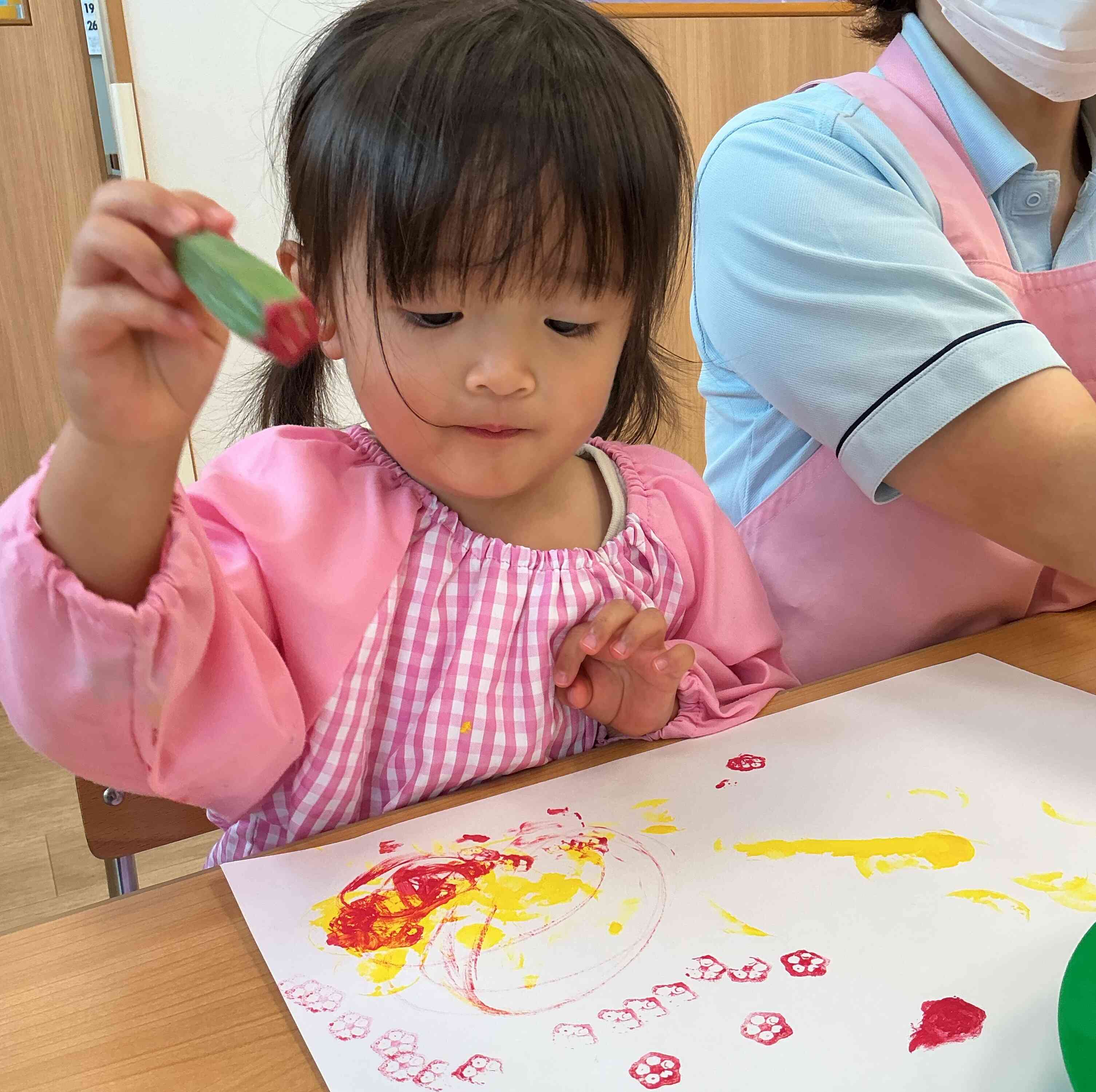 お出汁の優しい味や素材の味を引き出して作られる毎日の給食や月1回の食育体験!