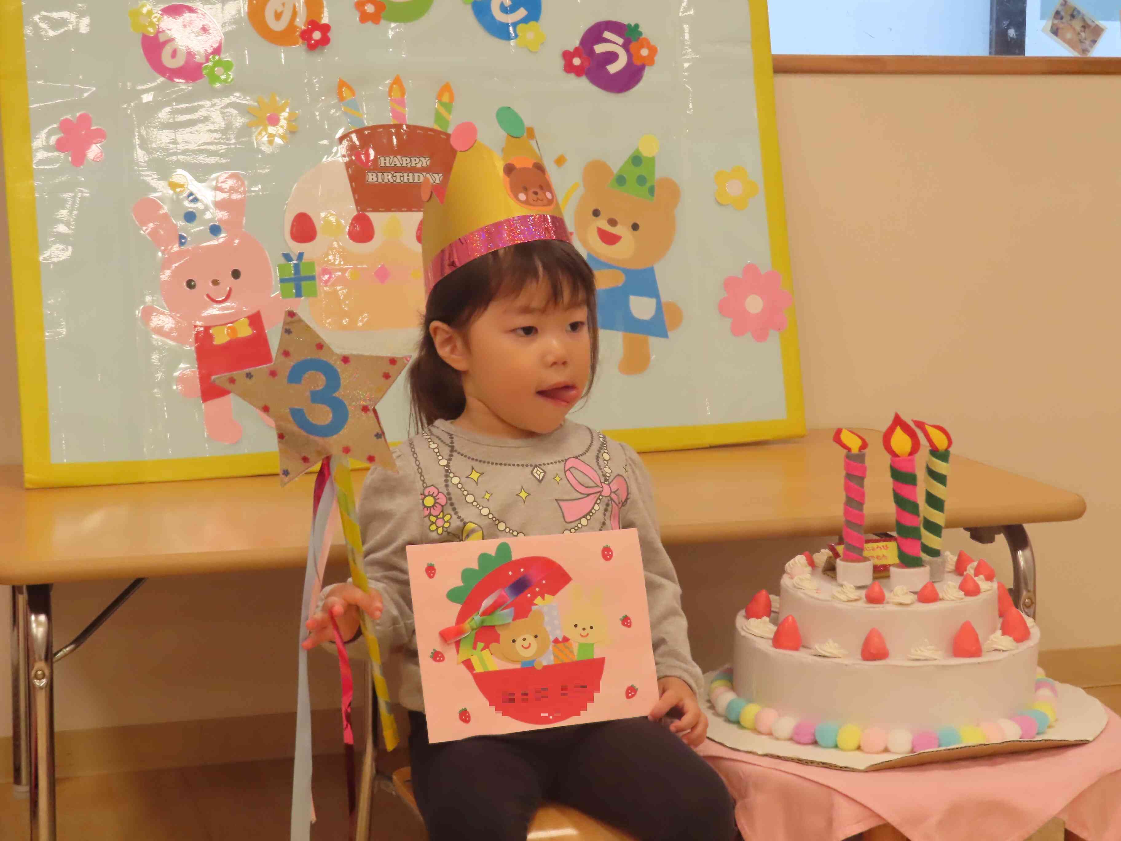 王冠にステッキを持って記念撮影☆