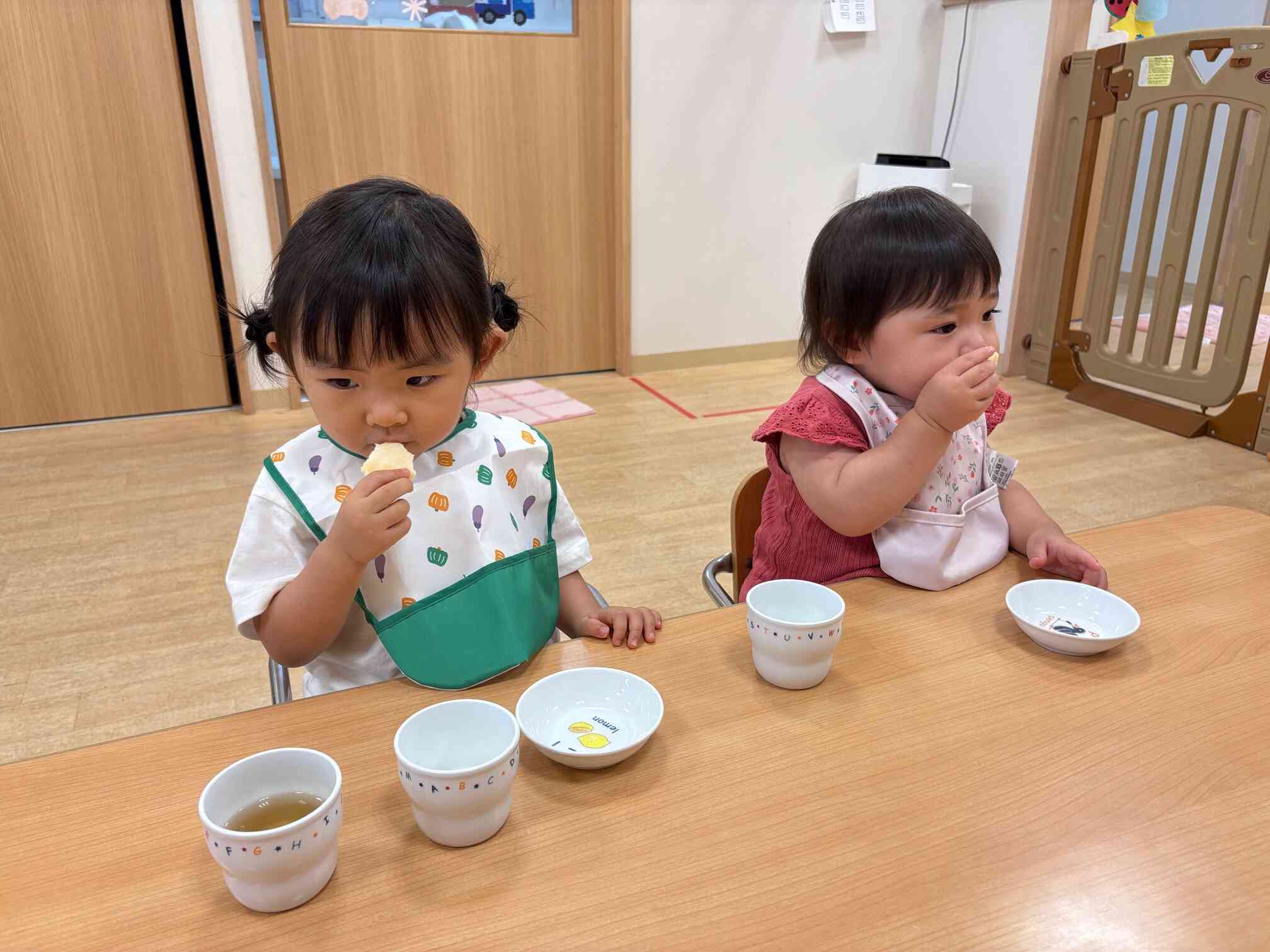 おやつもパクパク♪
