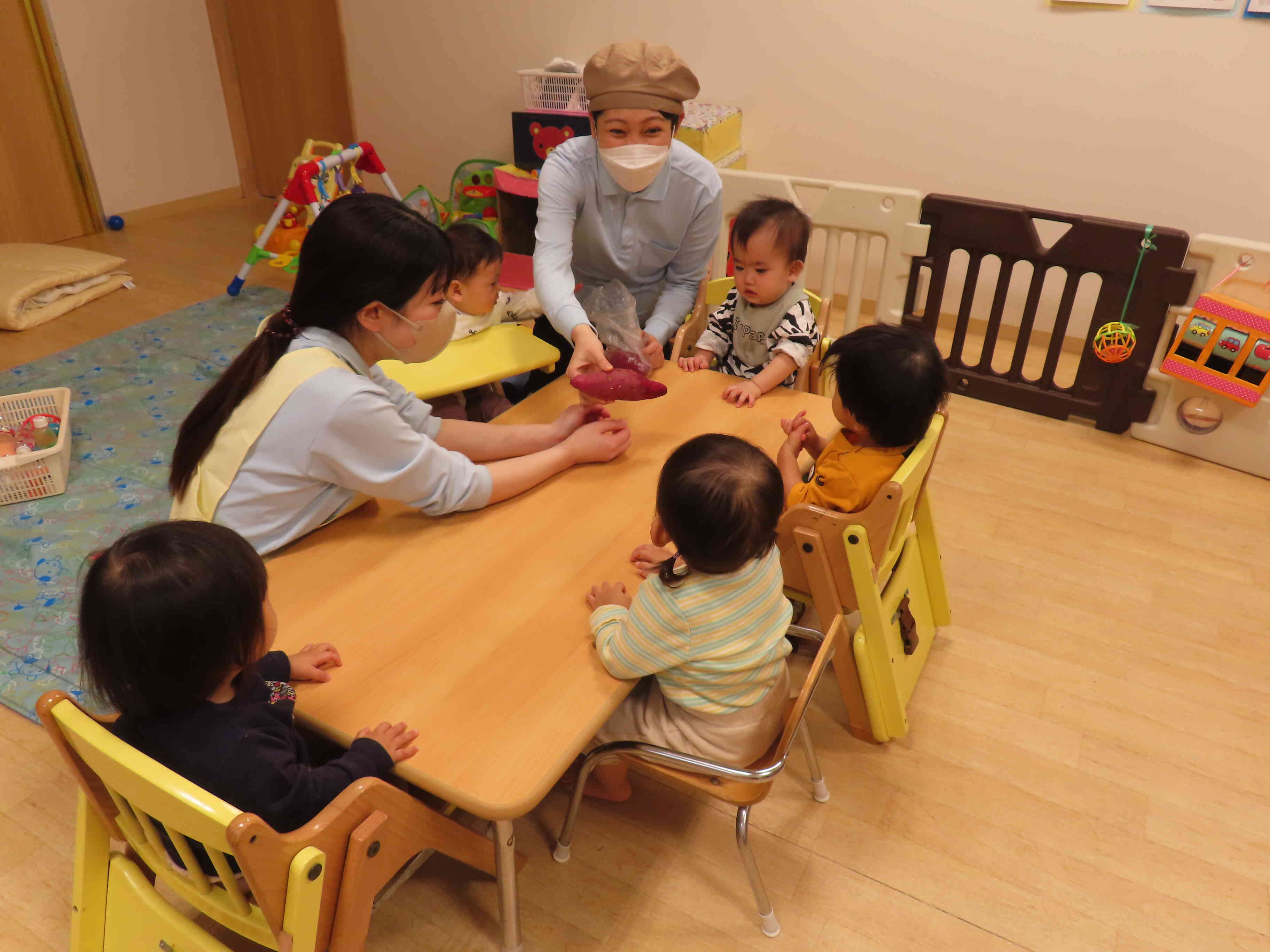 食育活動（さつまいもつぶし：ひよこ組）