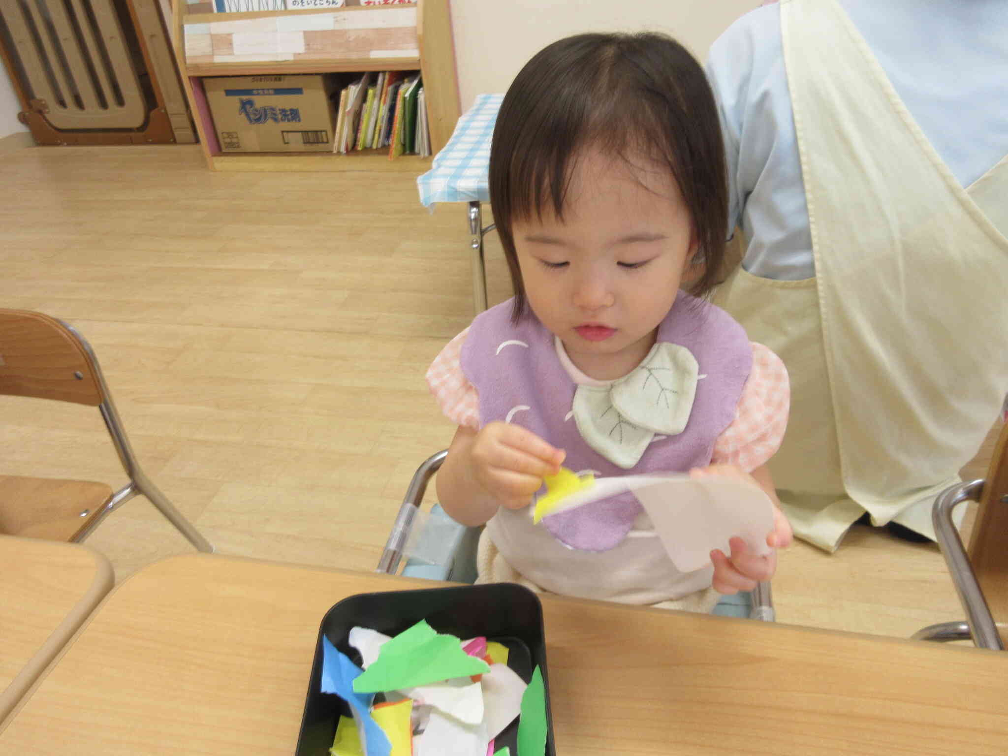 黄色の折り紙はここ！