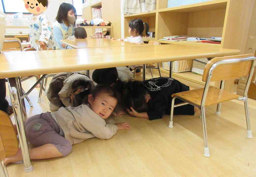 地震の避難訓練を行いました！