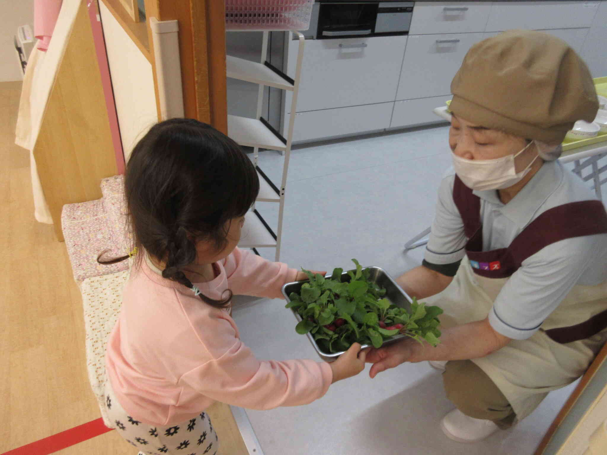 給食先生に渡したよ！