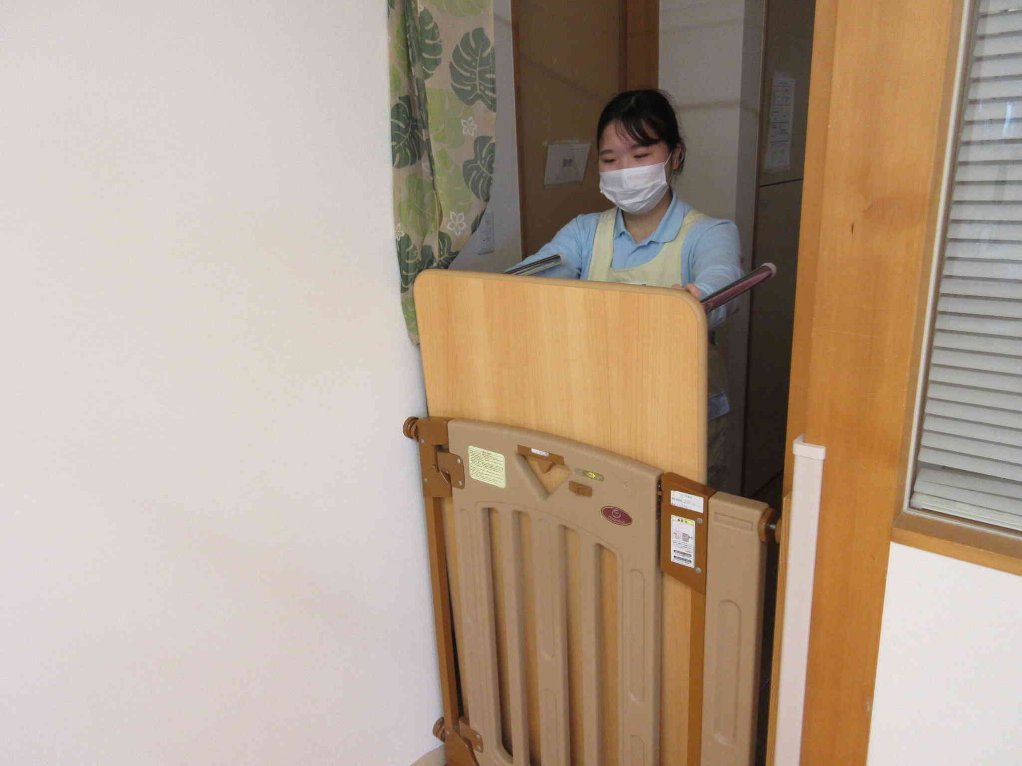 机を使ってバリケード