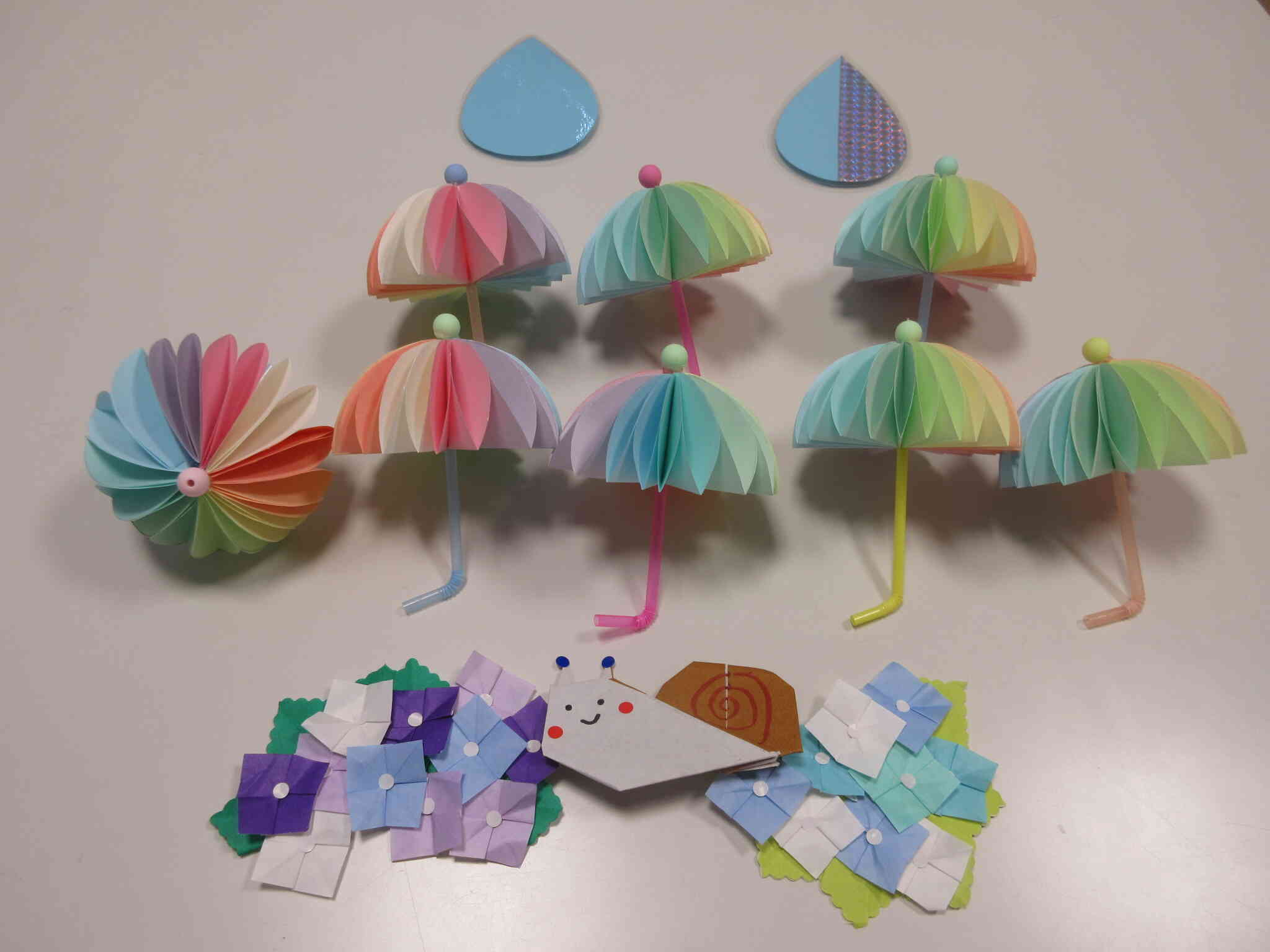 雨にちなんだ手作り傘をお土産に♬