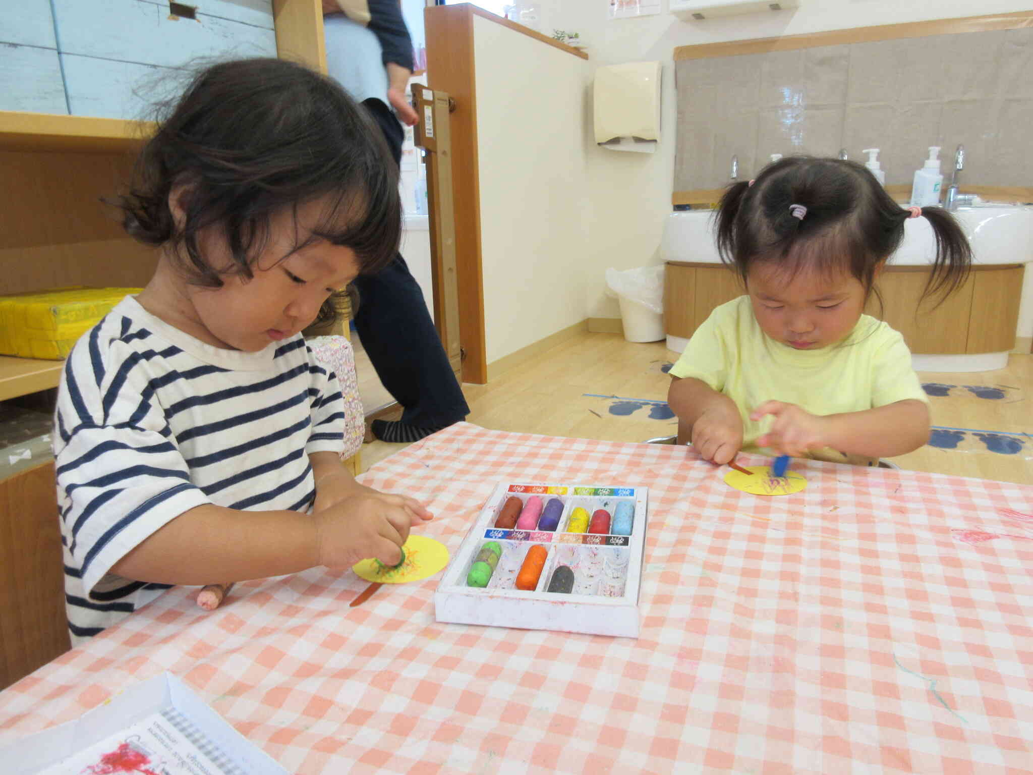 ハロウィン製作（１歳児）