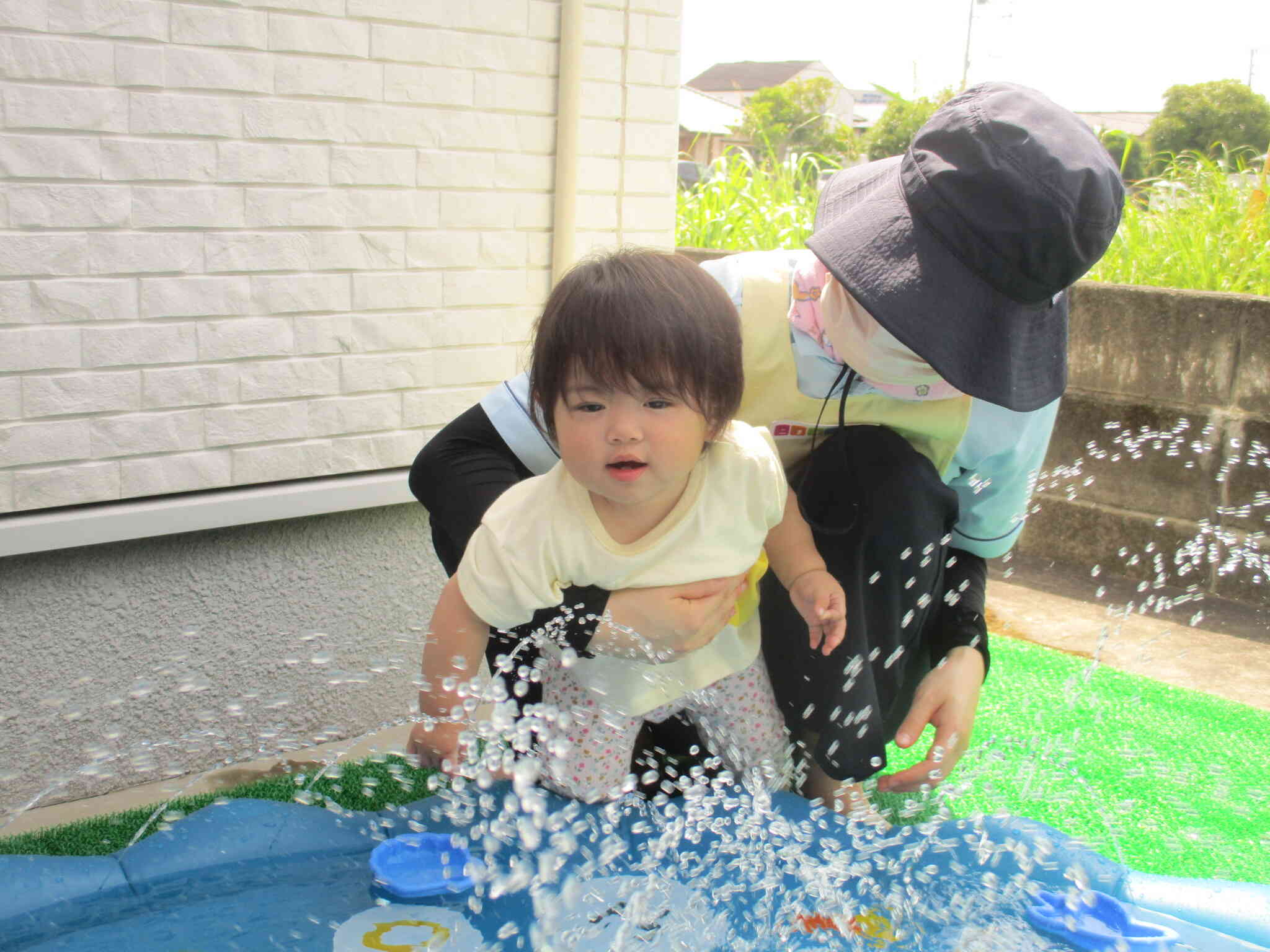 水遊びを始めました。