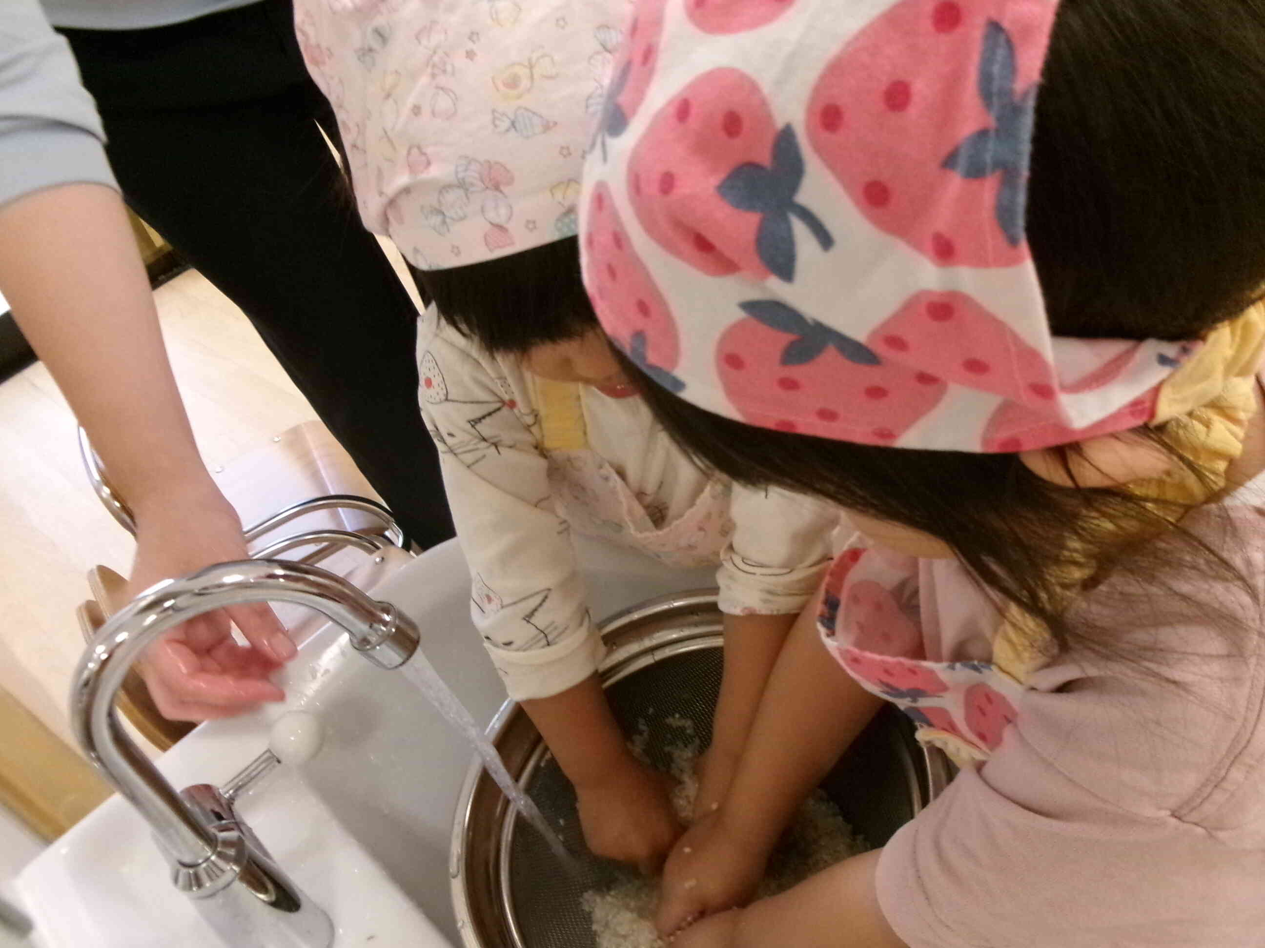 お米を洗っていくよ!