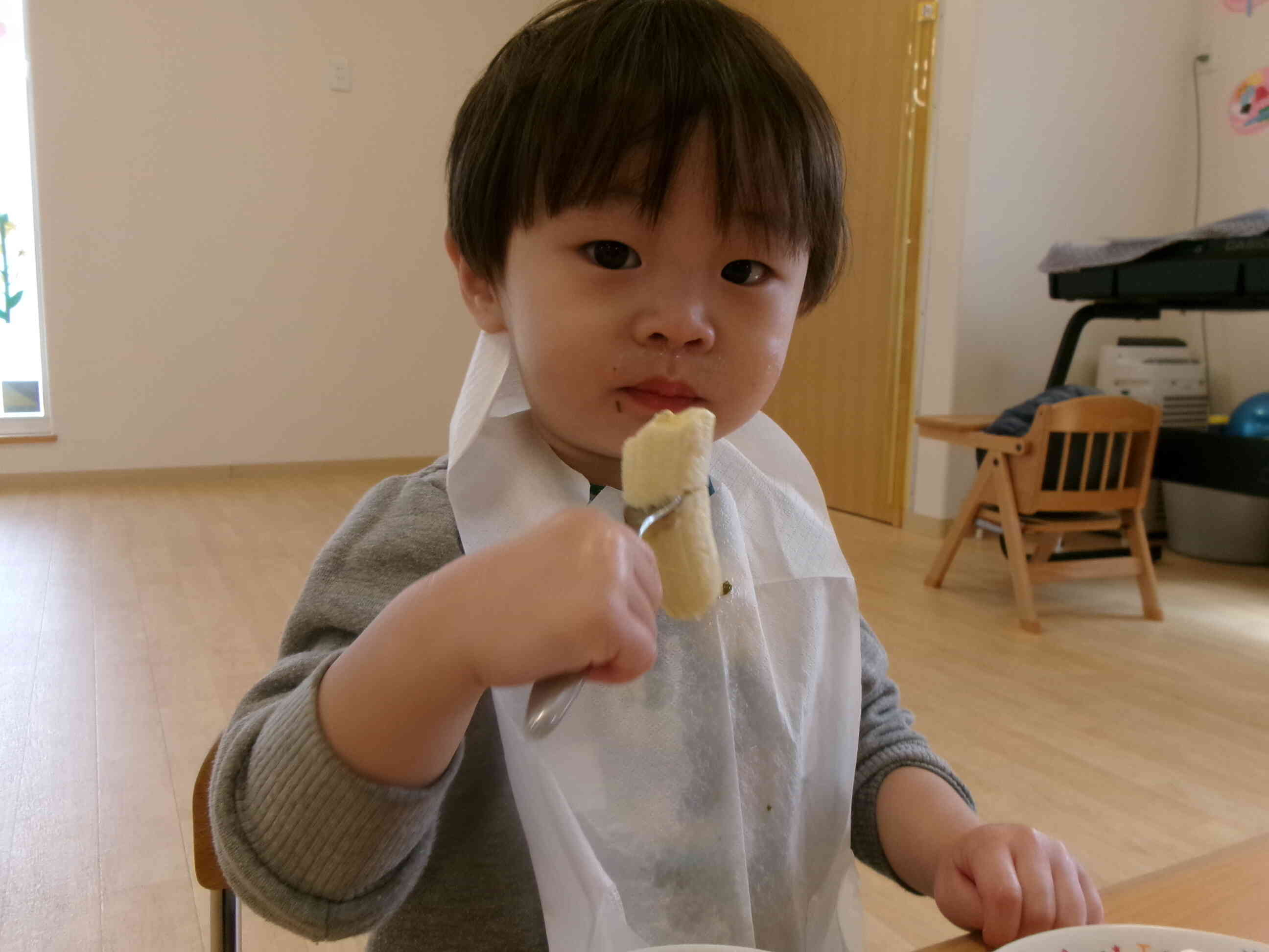 給食エプロン、手口ふきのサブスクが始まり持ち物がぐ～と減りました。