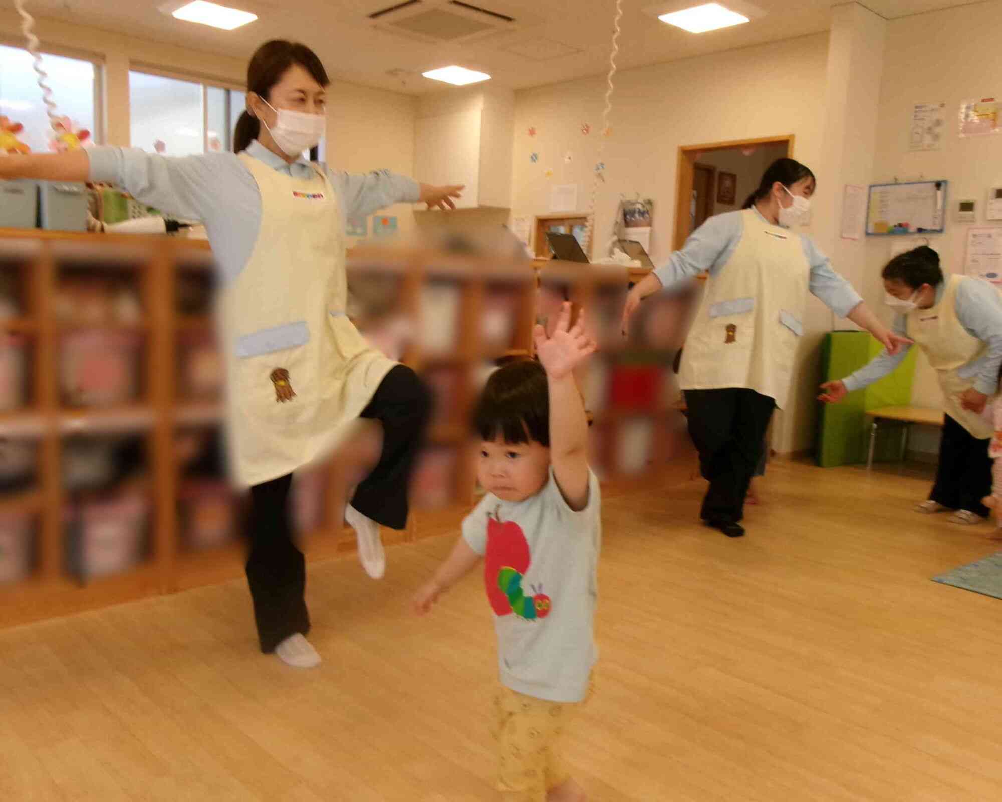 ヨガでストレッチ