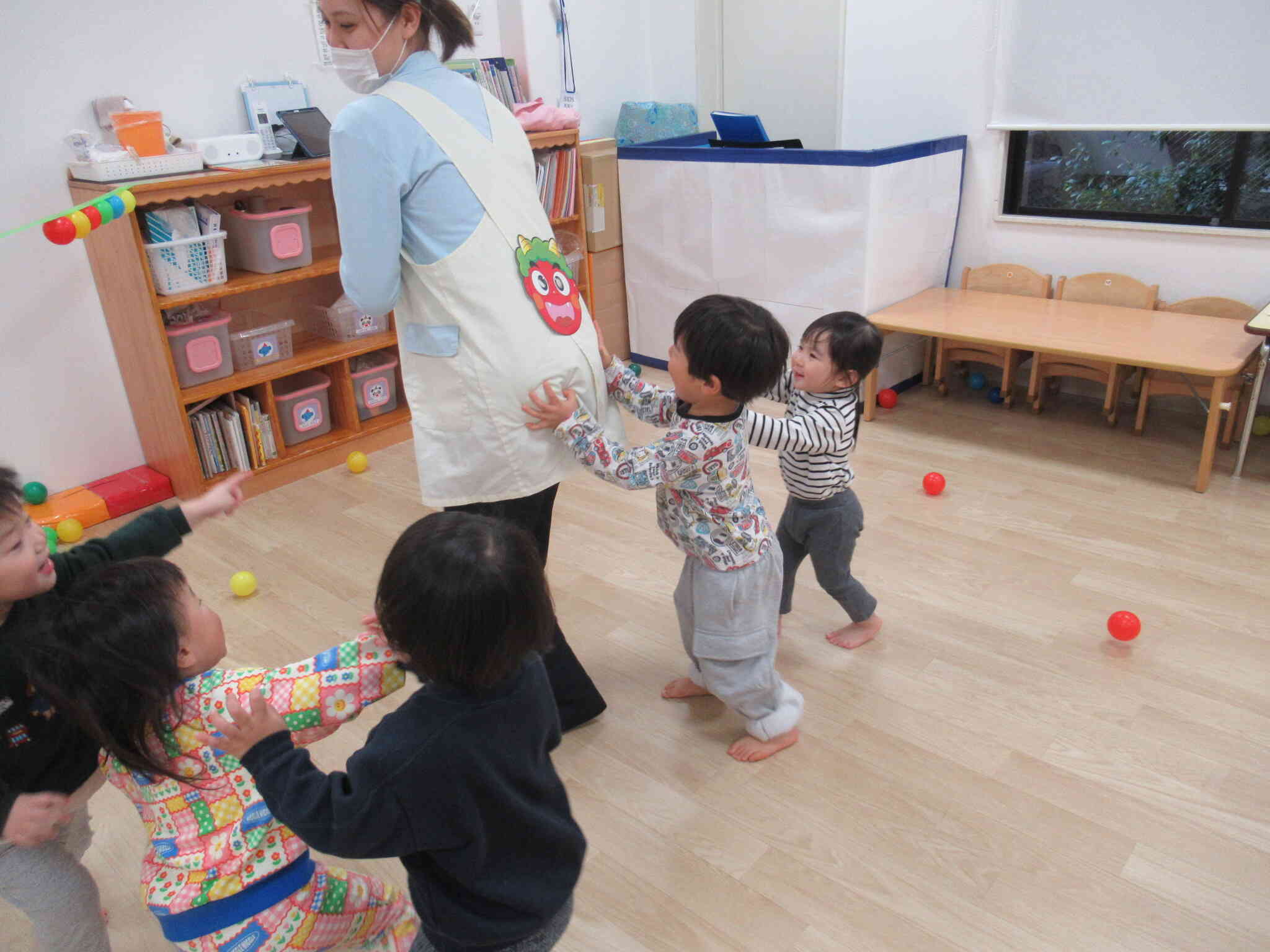 せんせいおに、まて～！！