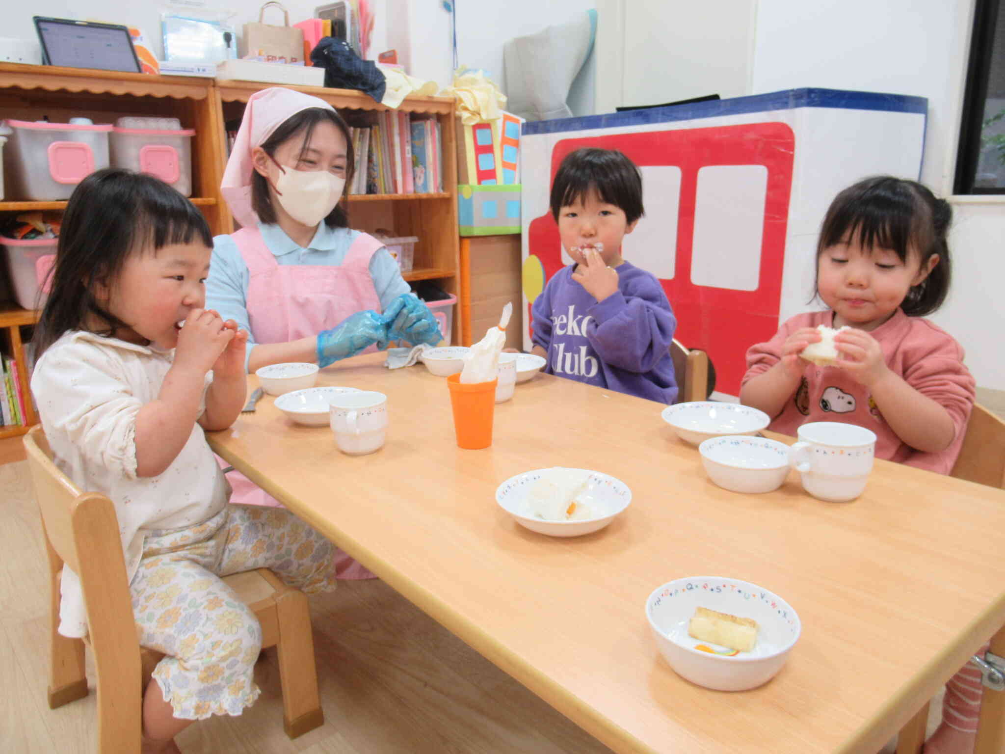 上手に巻けたよ、パクッ！