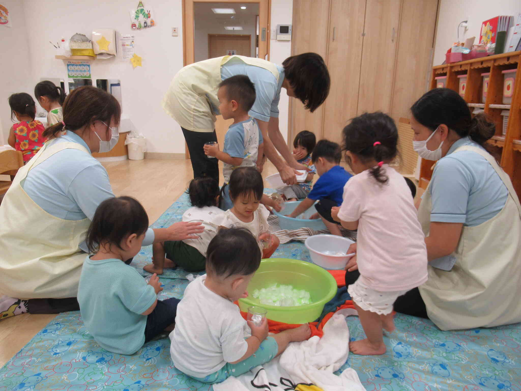 感触遊び（氷）